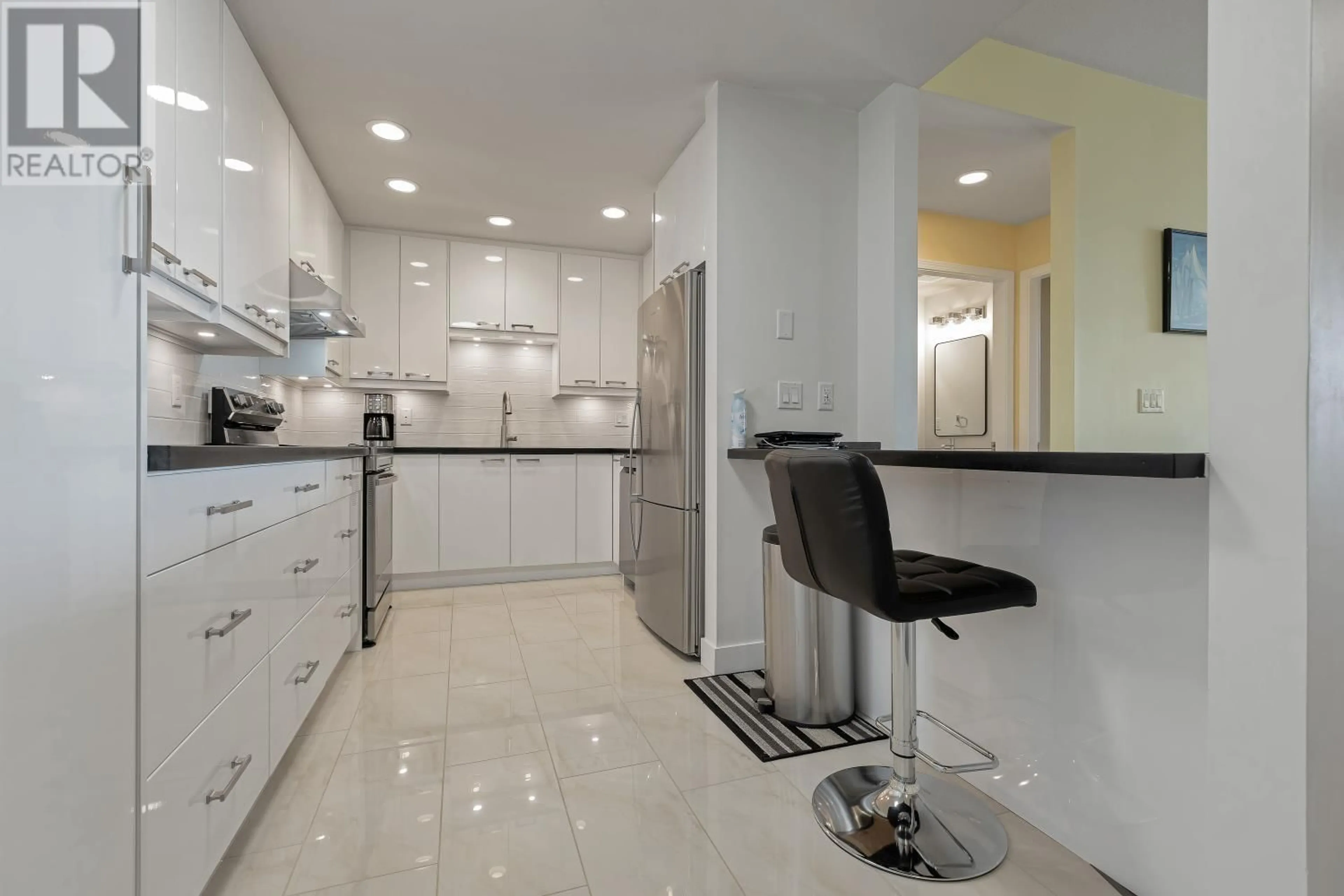Contemporary kitchen, ceramic/tile floor for 123 - 12873 RAILWAY AVENUE, Richmond British Columbia V7E6K3