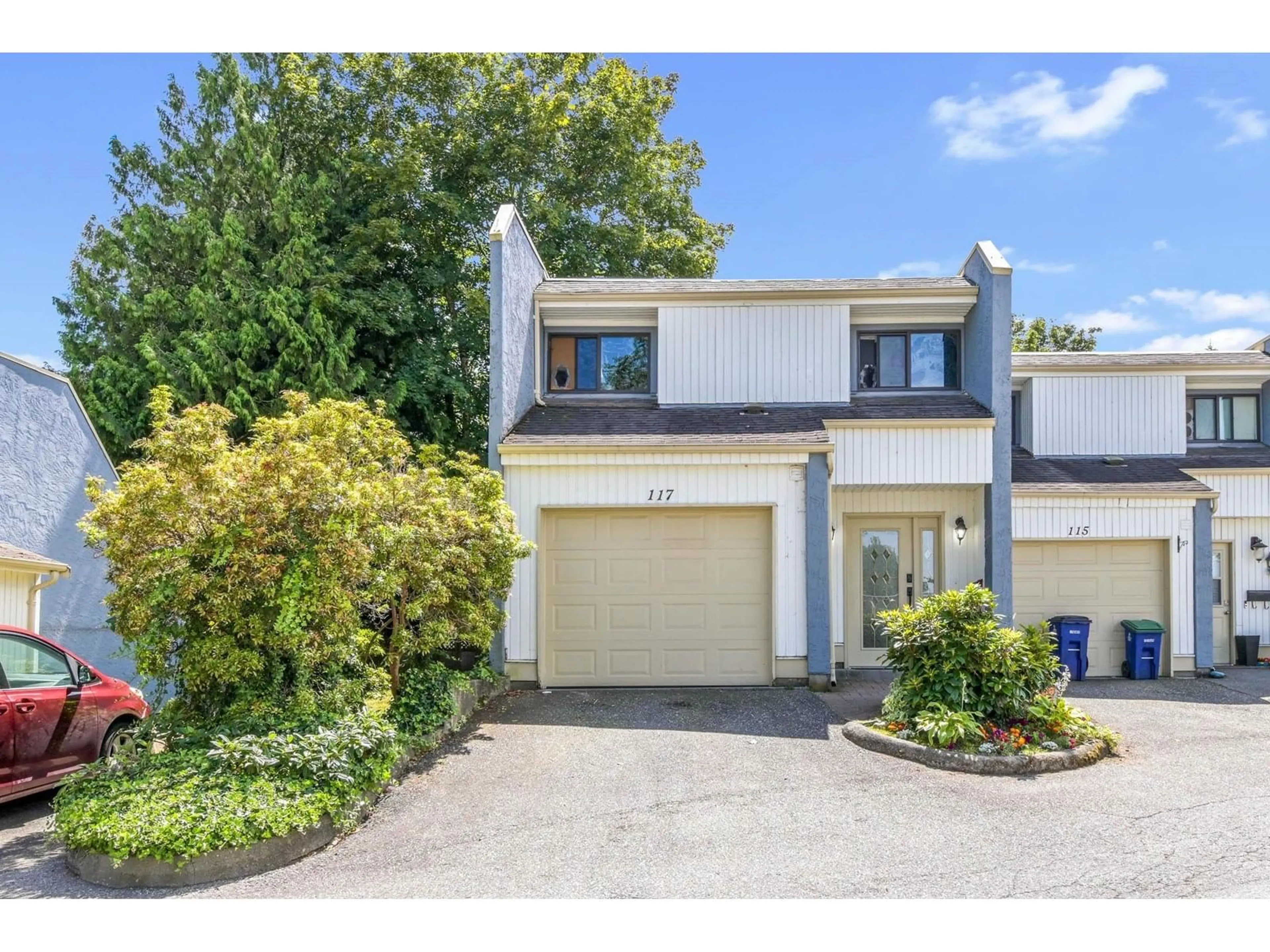 A pic from outside/outdoor area/front of a property/back of a property/a pic from drone, street for 117 - 3455 WRIGHT, Abbotsford British Columbia V2S5P1