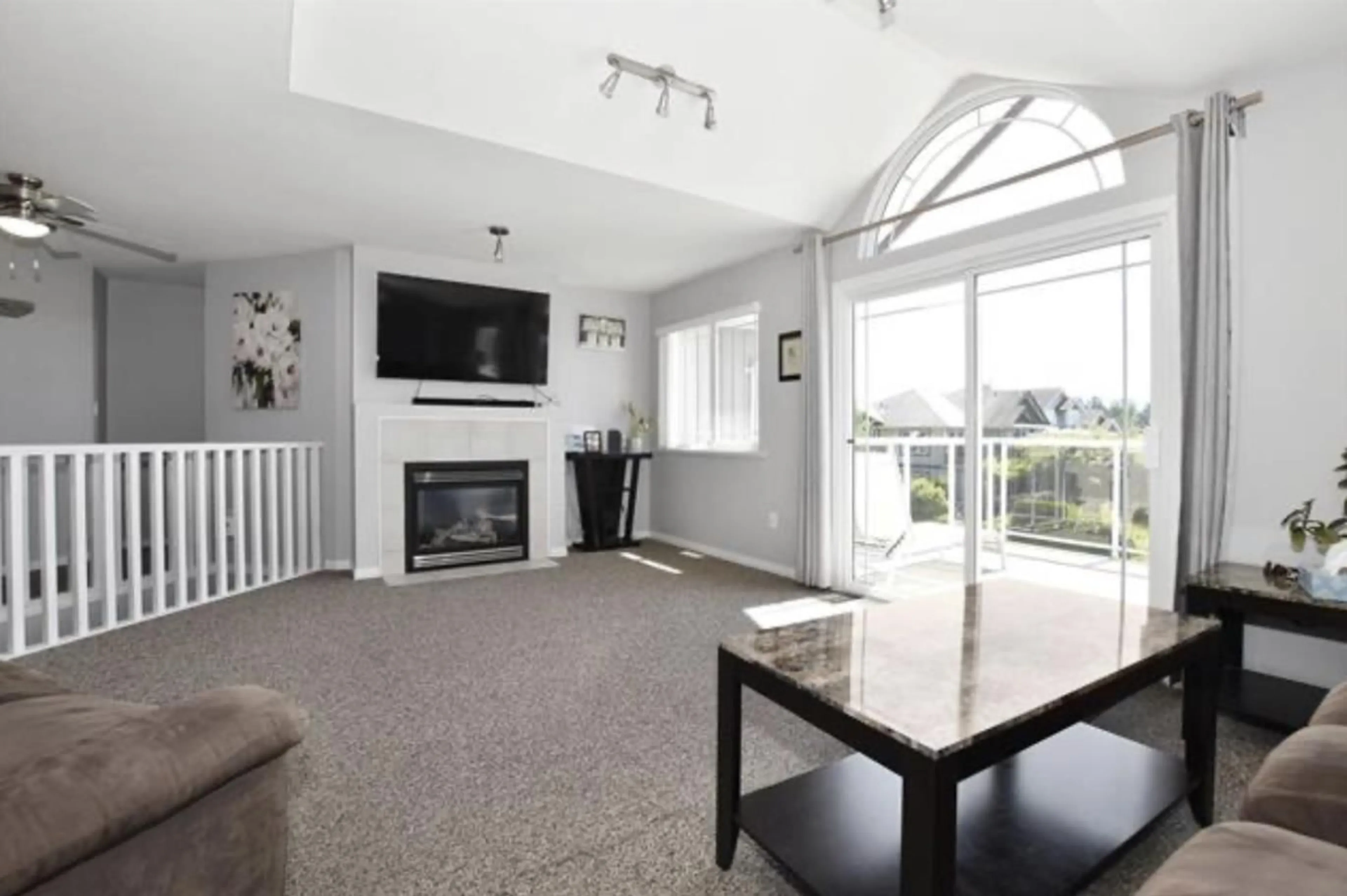 Living room with furniture, unknown for 33617 12, Mission British Columbia V2V7B4