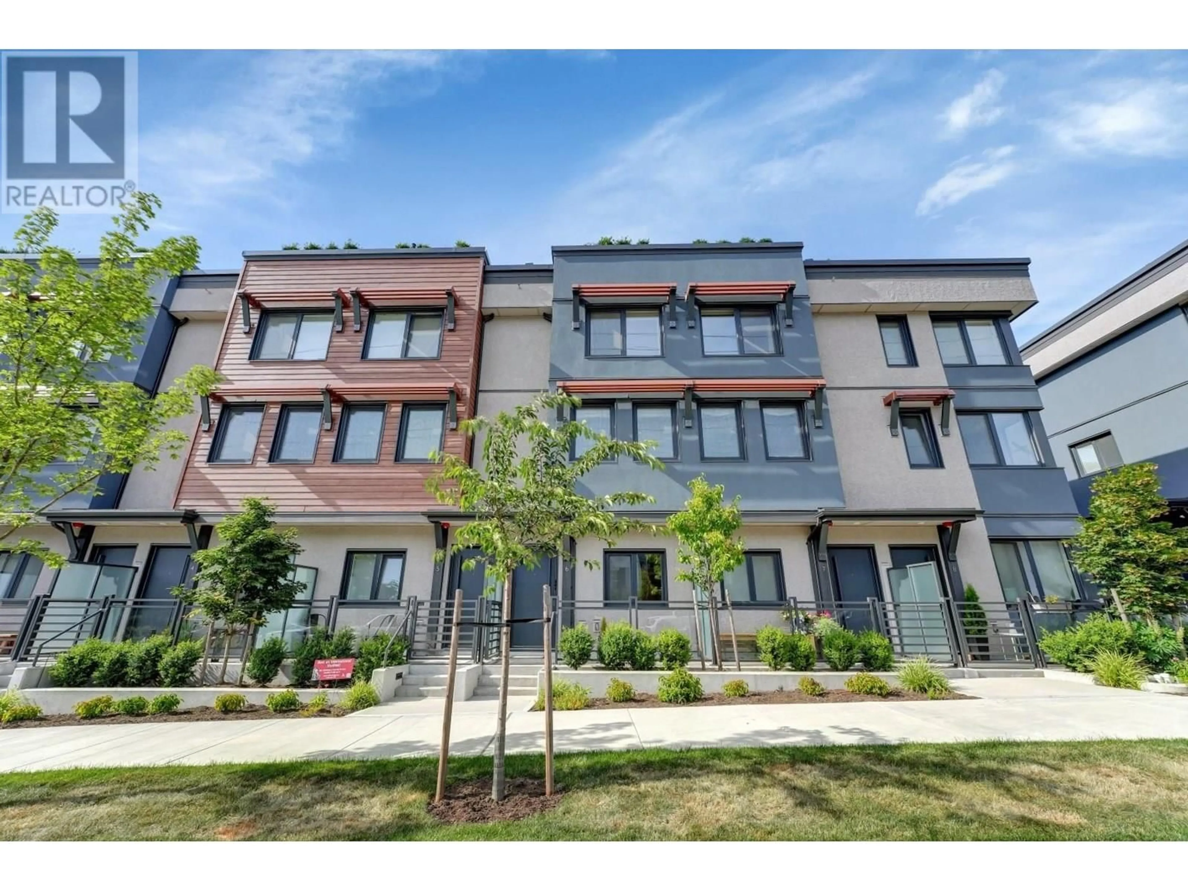 Home with brick exterior material, unknown for 6 - 632 E 3RD STREET, North Vancouver British Columbia V7L0J1