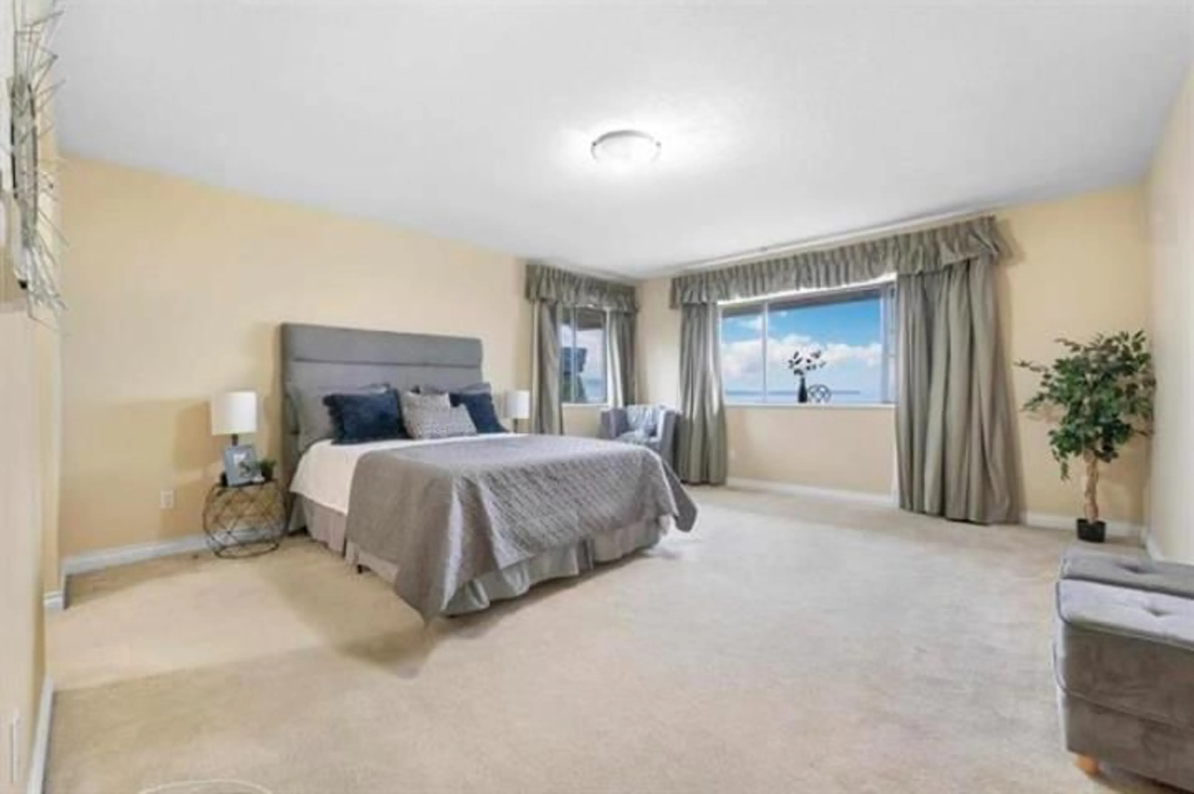 A pic of a room for 13209 MARINE, Surrey British Columbia V4A1E6