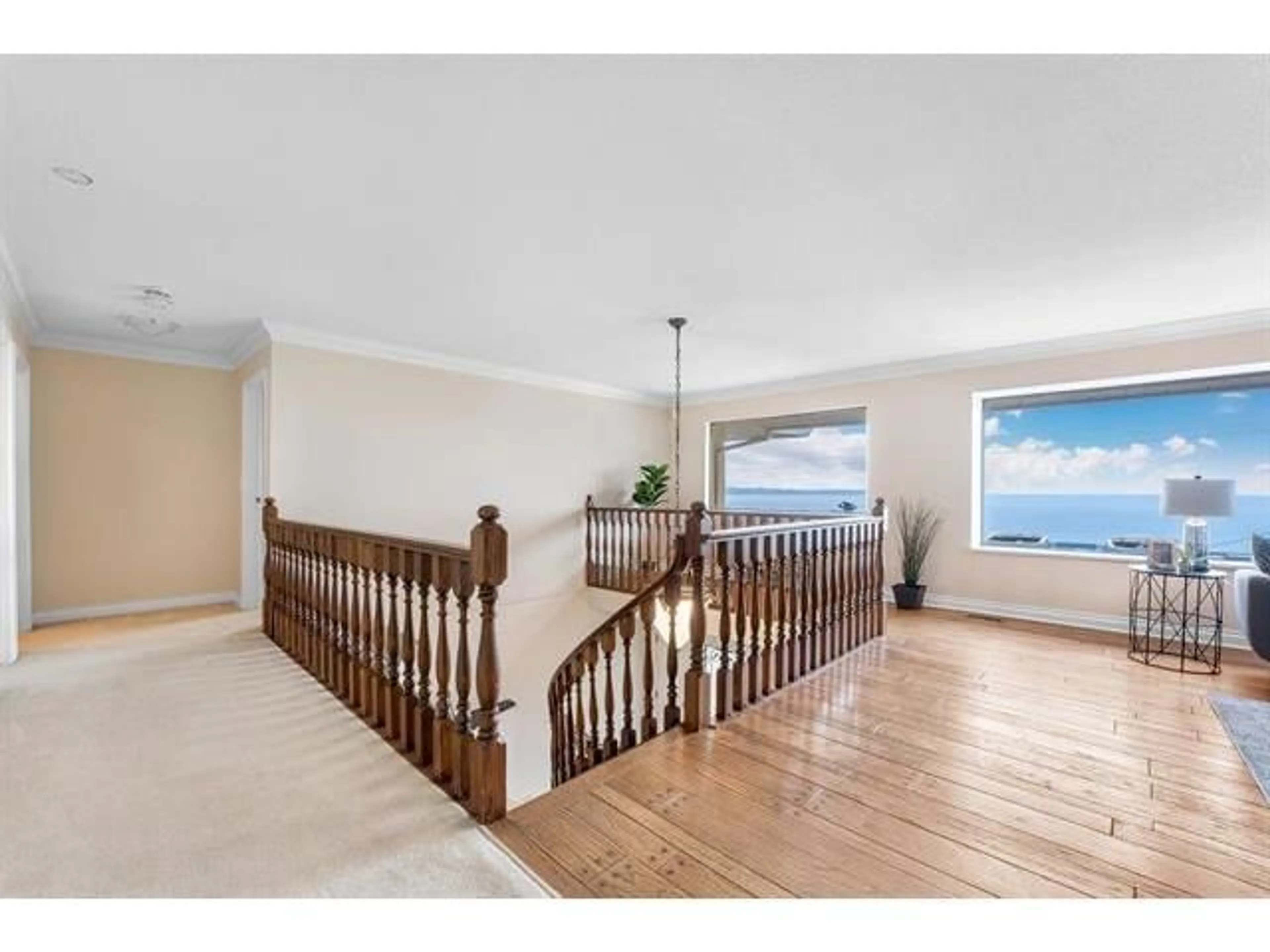 Unknown for 13209 MARINE, Surrey British Columbia V4A1E6