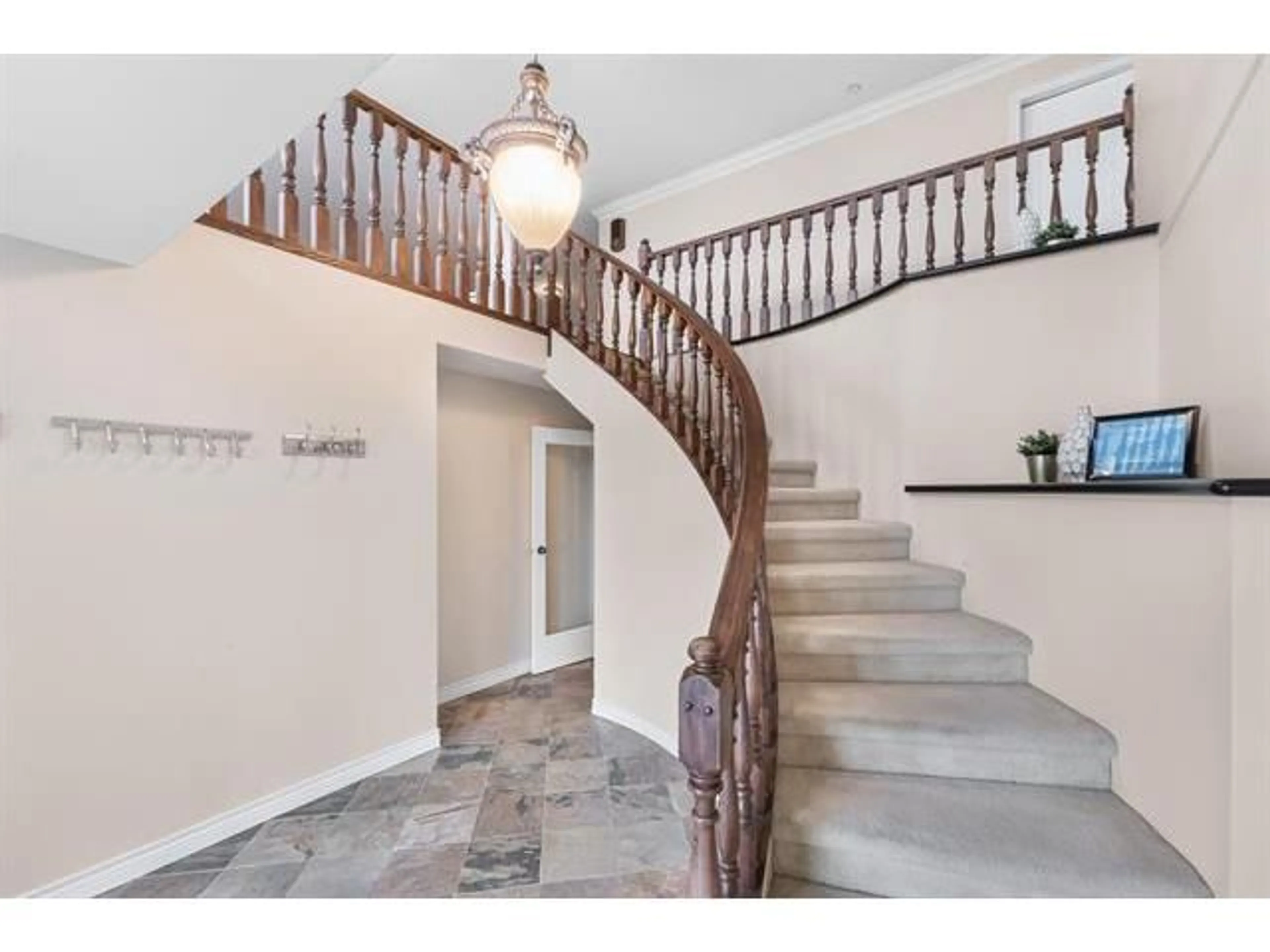 Unknown for 13209 MARINE, Surrey British Columbia V4A1E6