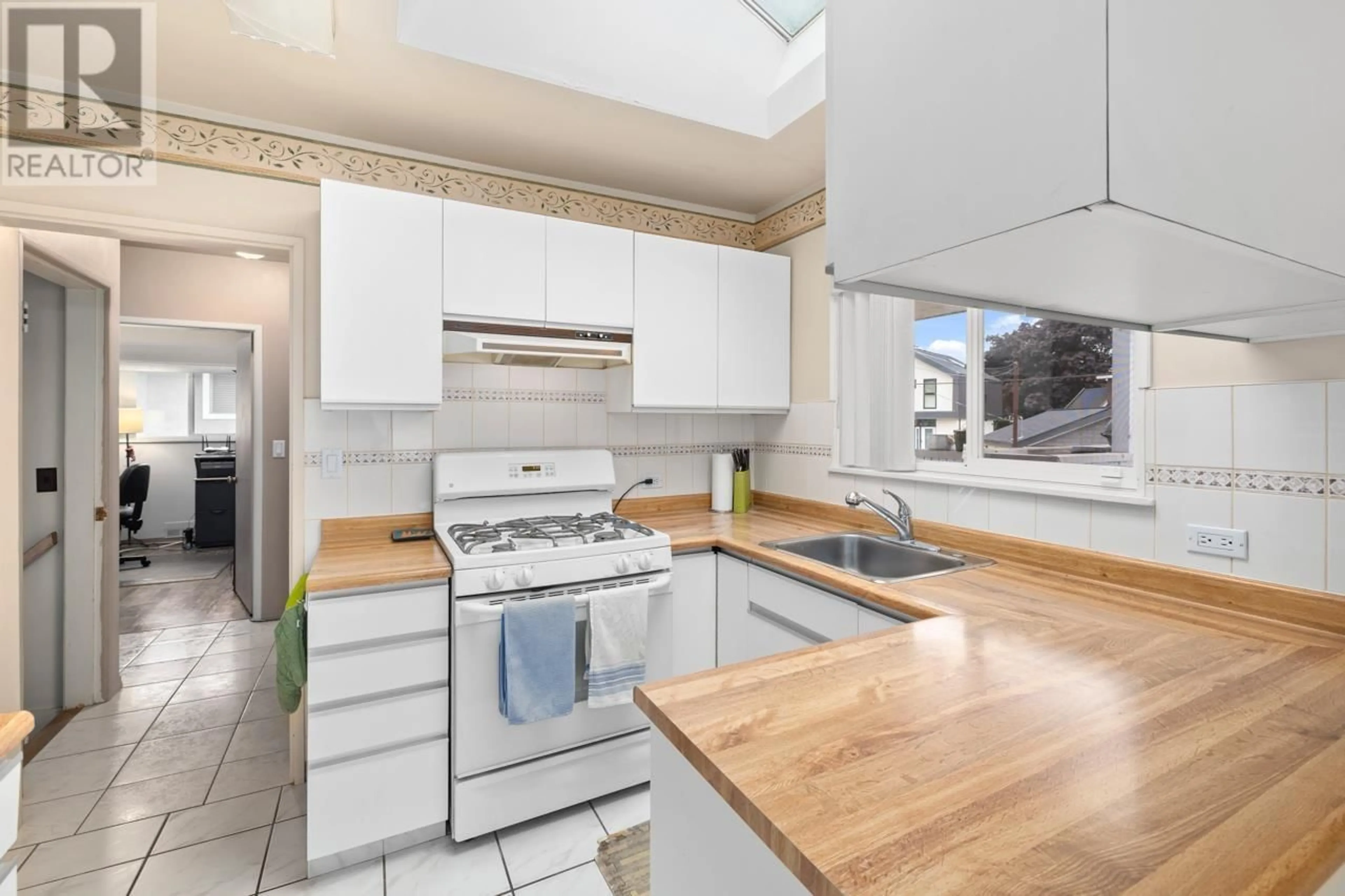 Unknown for 7031 BURFORD STREET, Burnaby British Columbia V5E1S3