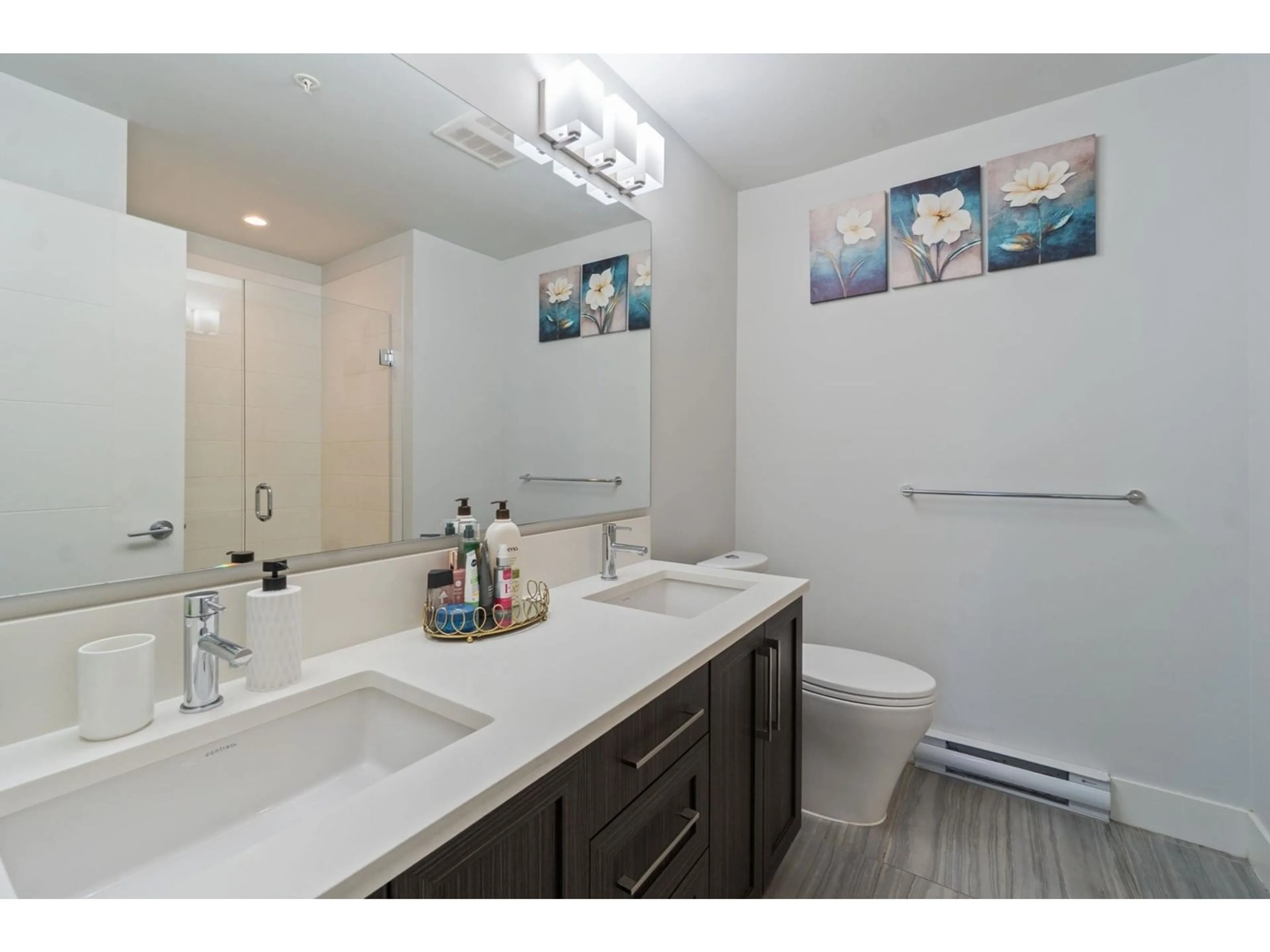 Standard bathroom, ceramic/tile floor for 212 - 2960 151, Surrey British Columbia V4P0G3