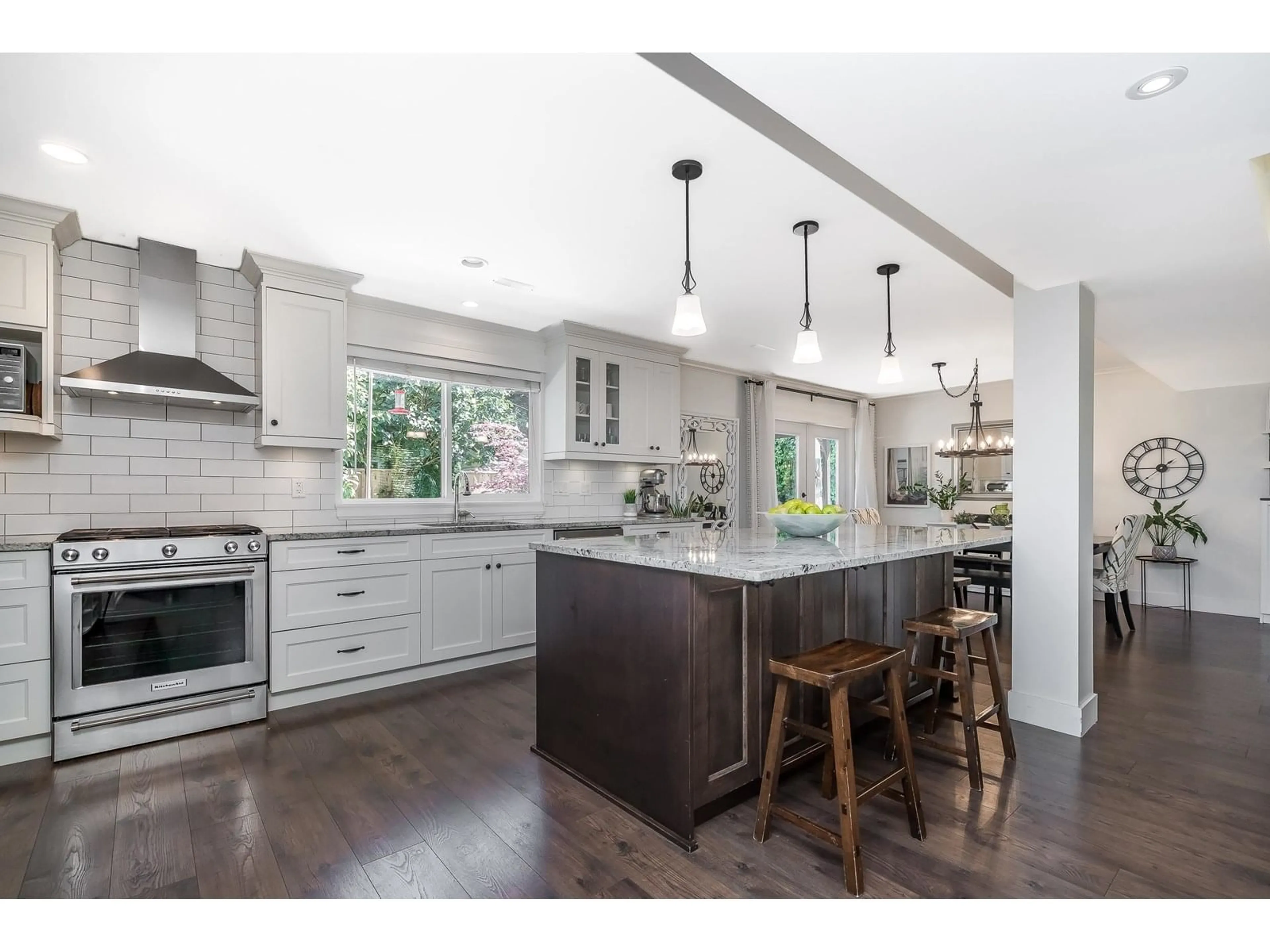 Open concept kitchen, unknown for 9358 209B, Langley British Columbia V1M1R8