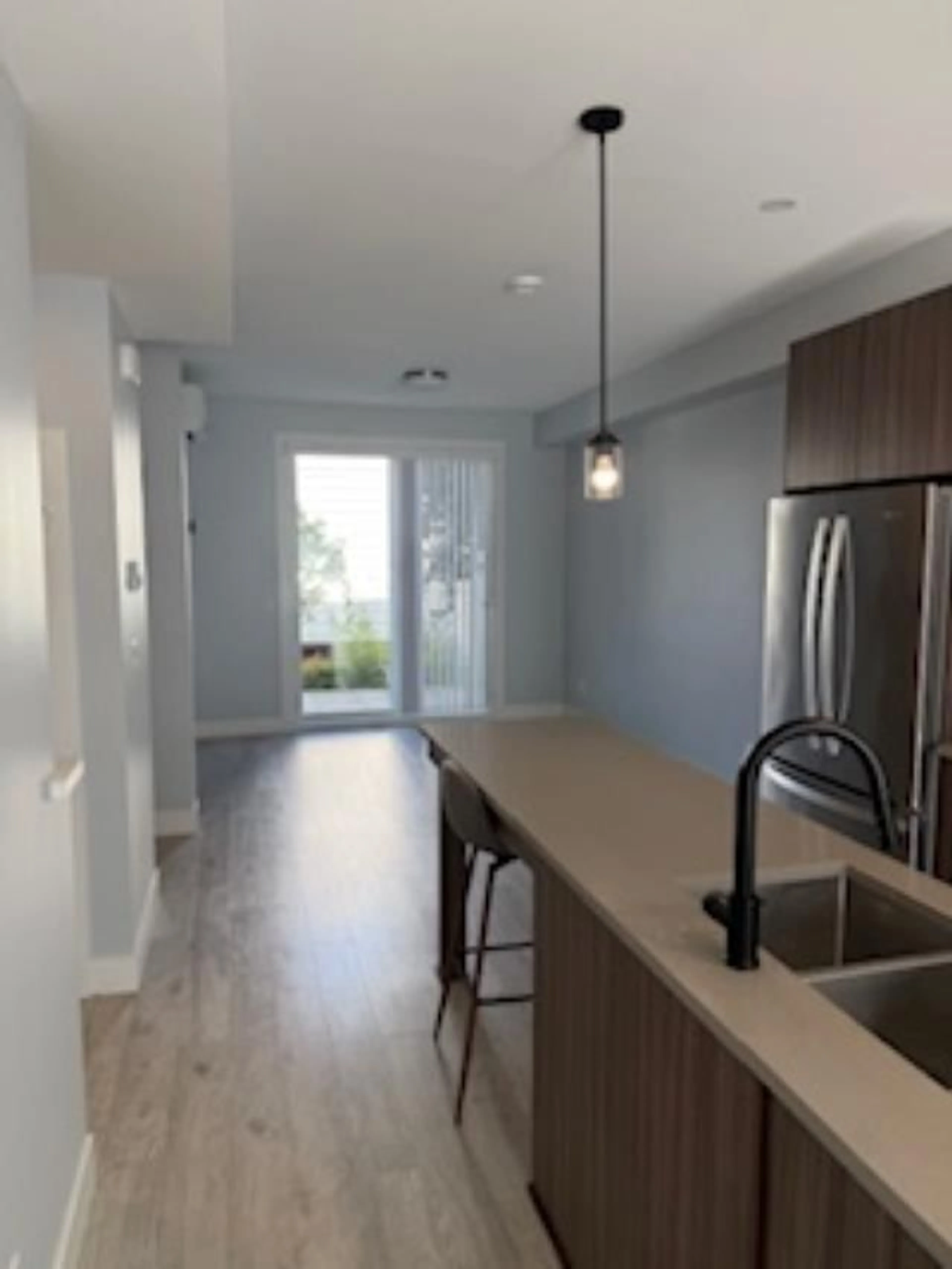 Open concept kitchen, wood/laminate floor for 10 - 2505 WARE, Abbotsford British Columbia V2S3E2