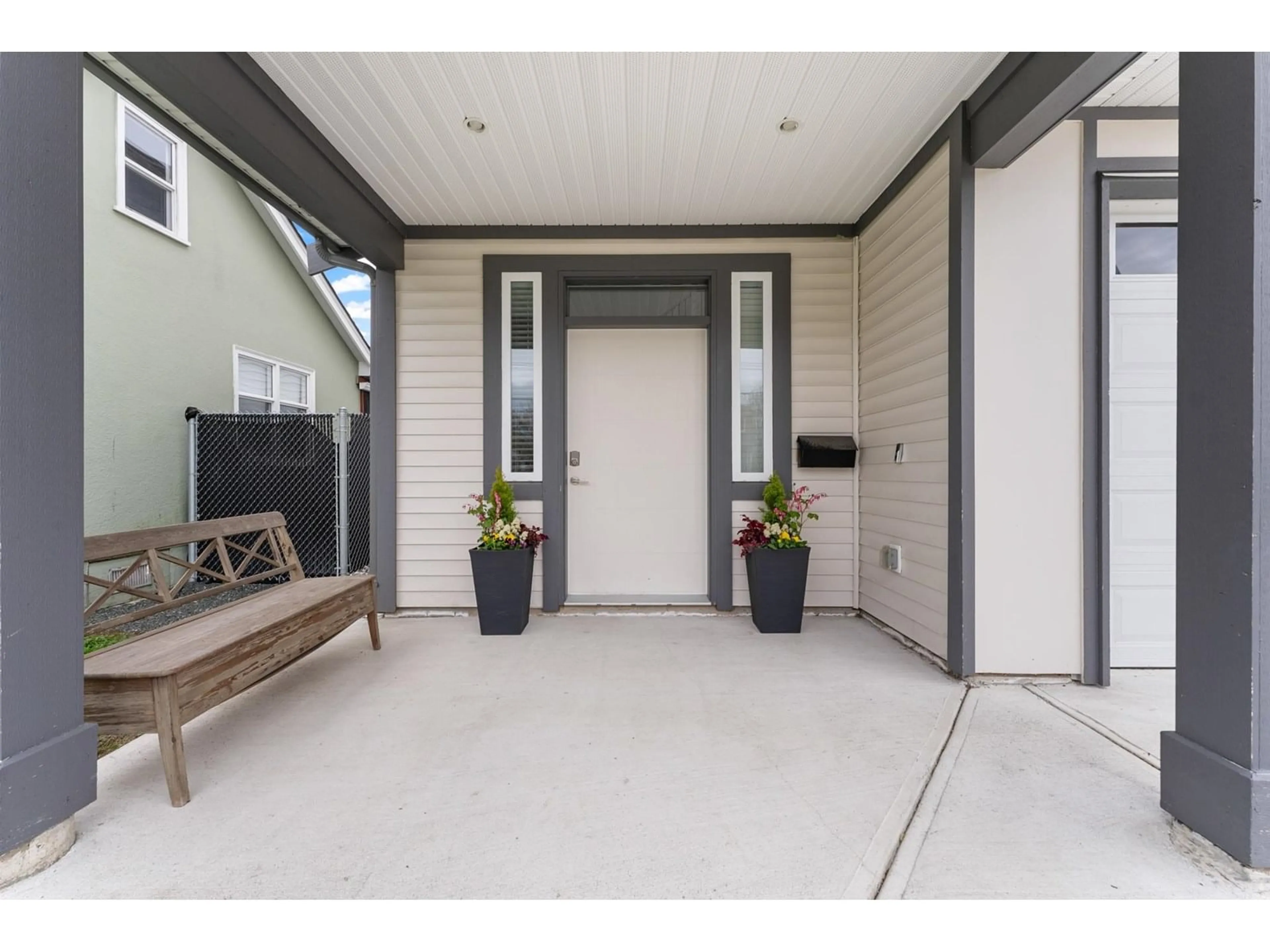 Indoor entryway for 9829 CORBOULD STREET, Chilliwack British Columbia V2P4B8