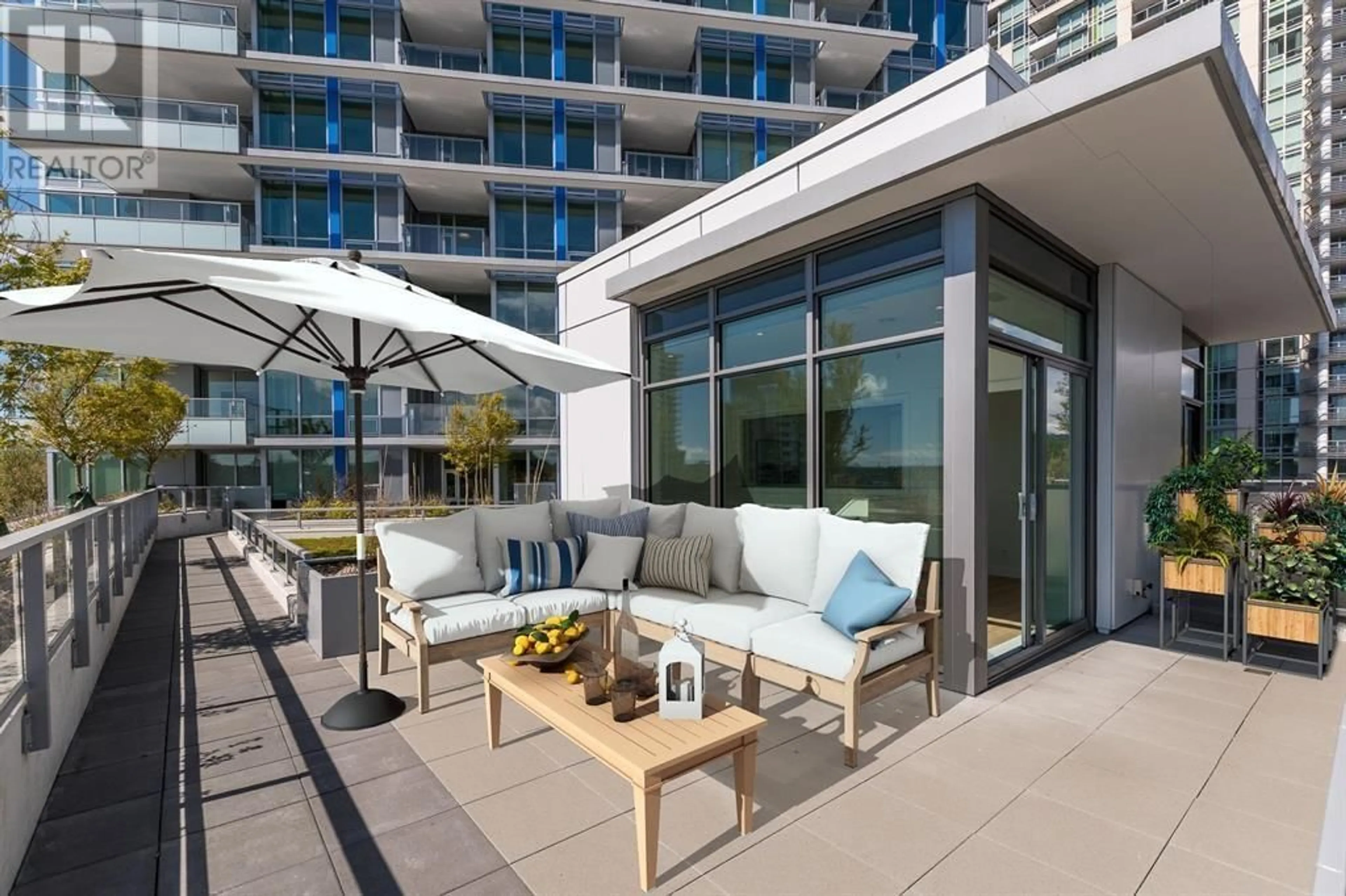 Patio, water/lake/river/ocean view for 610 - 1500 FERN STREET, North Vancouver British Columbia V7J0E6
