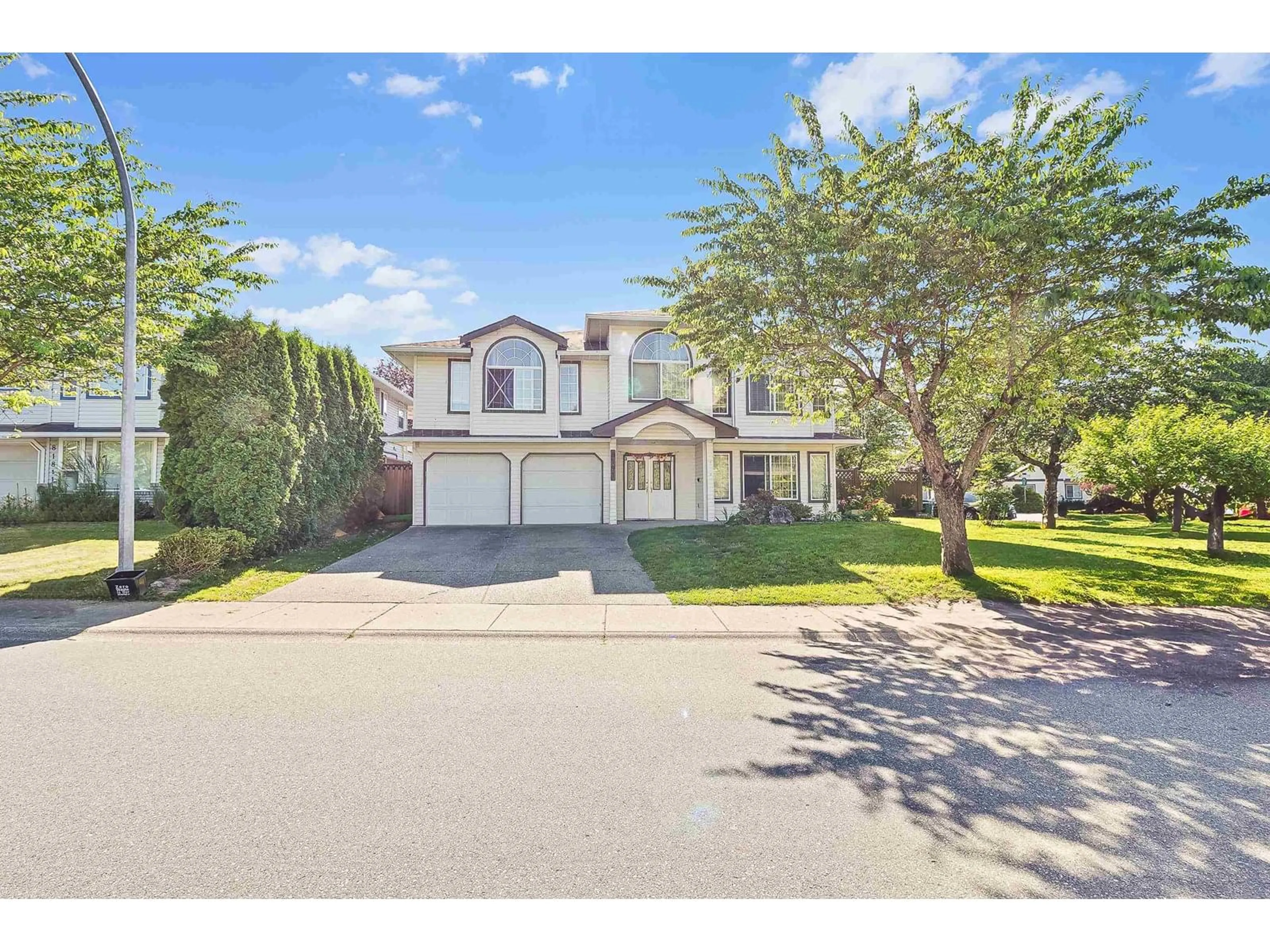 A pic from outside/outdoor area/front of a property/back of a property/a pic from drone, street for 8191 KUNIMOTO, Mission British Columbia V2V7A4
