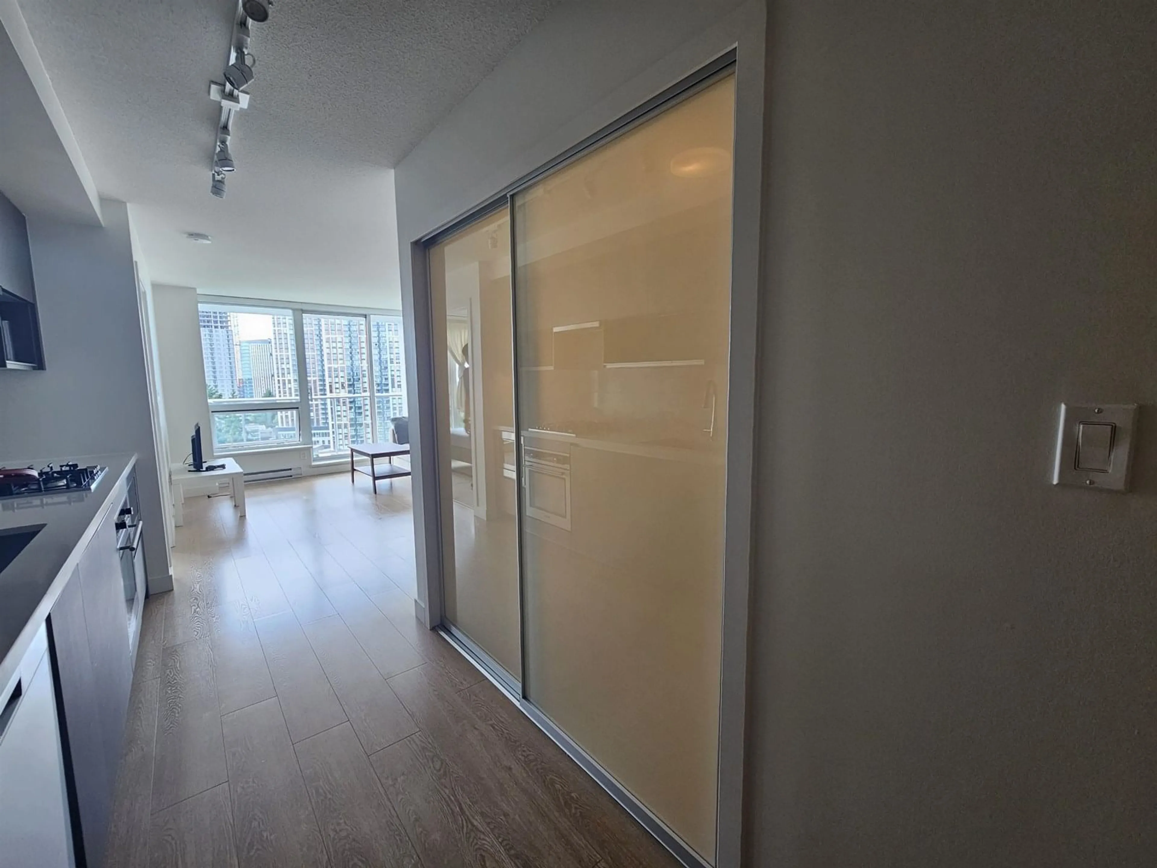 Indoor foyer for 2103 - 13750 100, Surrey British Columbia V3T0L3
