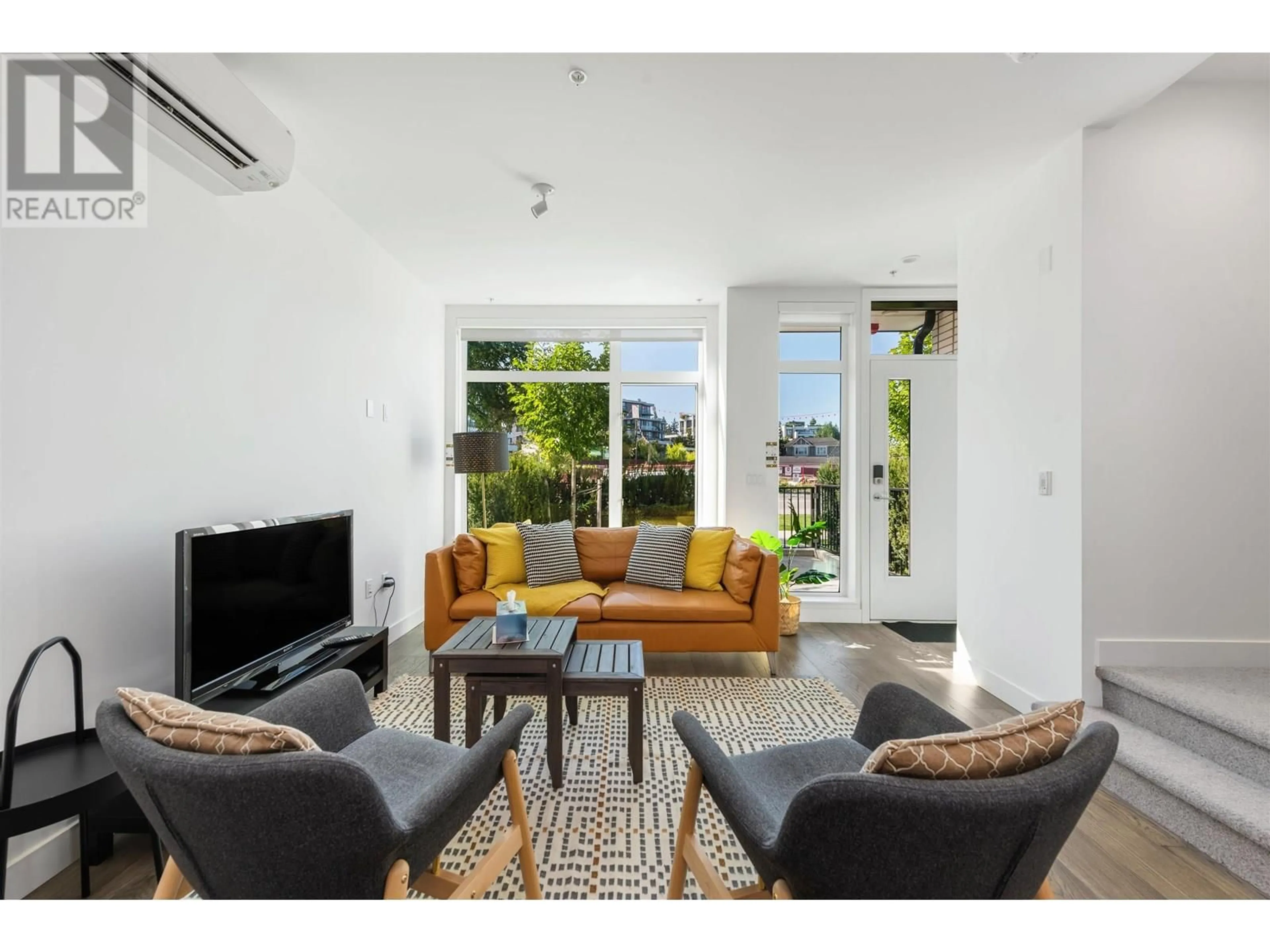 Living room with furniture, unknown for 561 29TH AVENUE, Vancouver British Columbia V5Z2H8