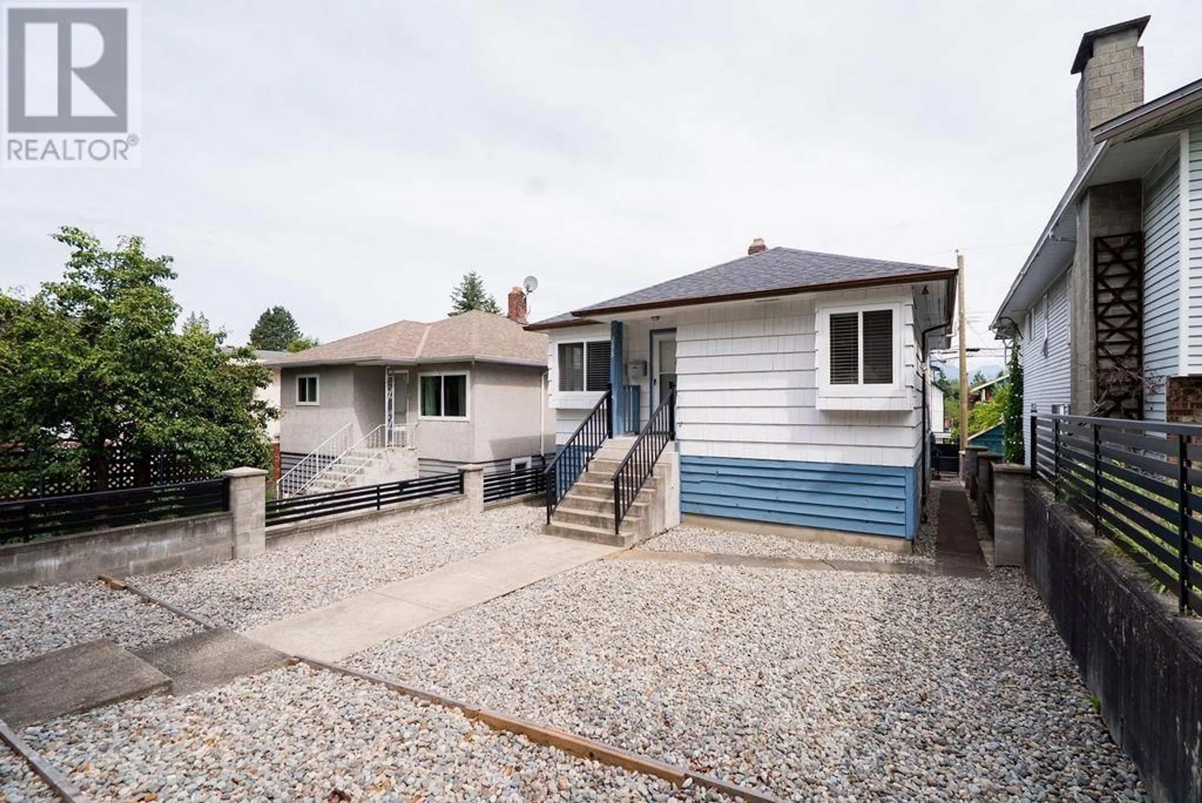 Unknown for 2575 29TH AVENUE, Vancouver British Columbia V5R1V2
