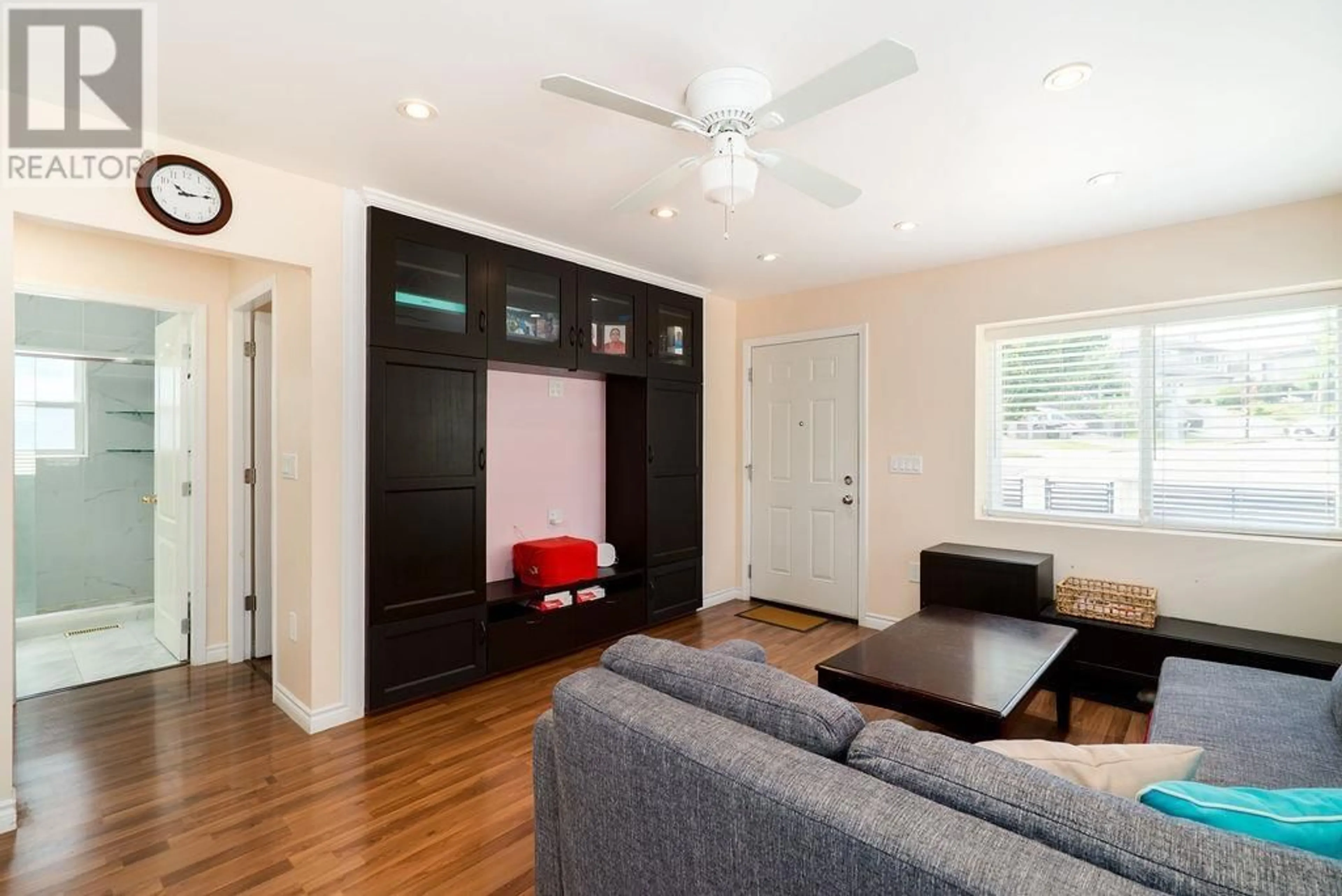 Living room with furniture, wood/laminate floor for 2575 29TH AVENUE, Vancouver British Columbia V5R1V2