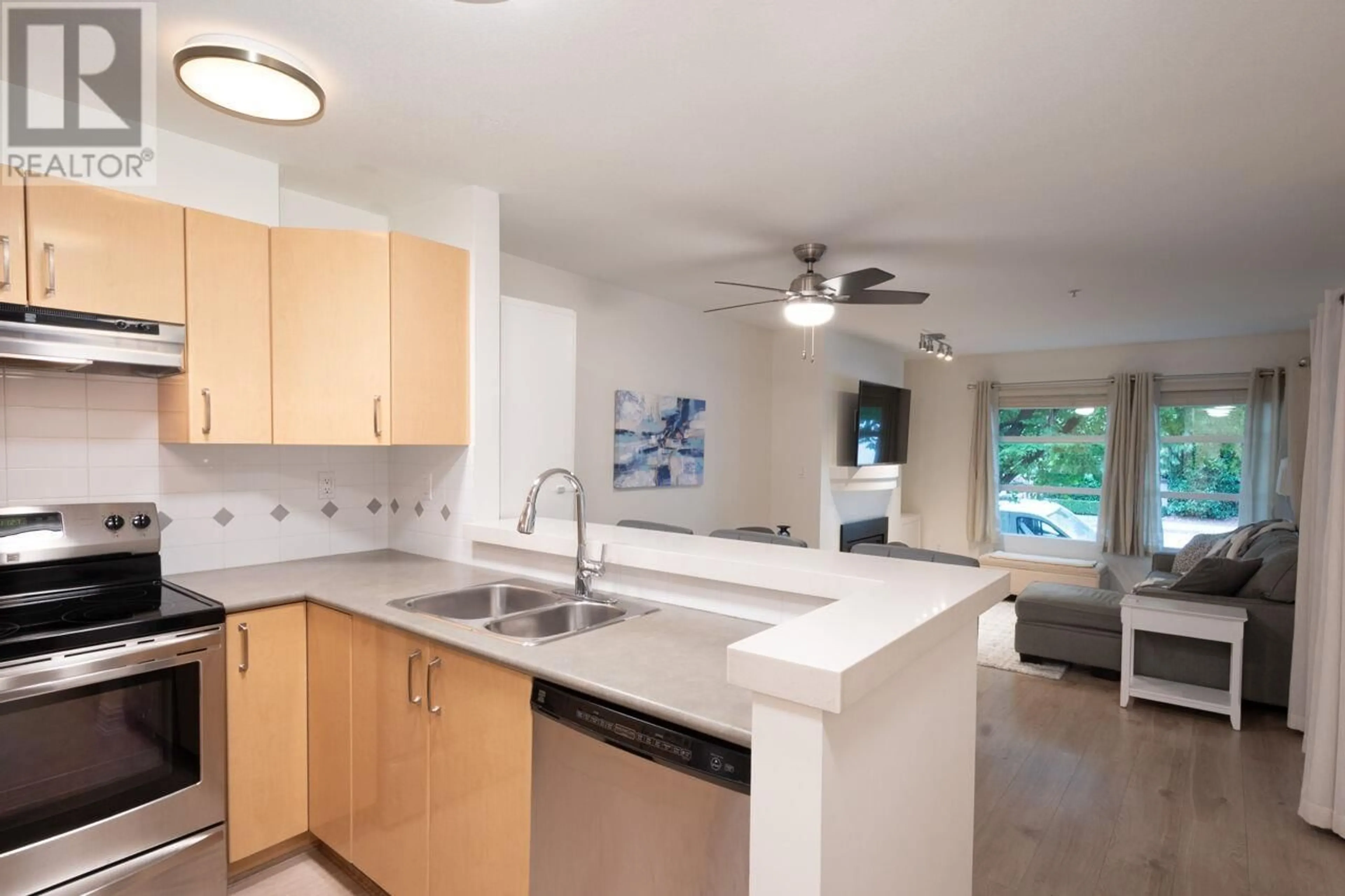 Open concept kitchen, ceramic/tile floor for 206 - 3083 4TH AVENUE, Vancouver British Columbia V6K1R5