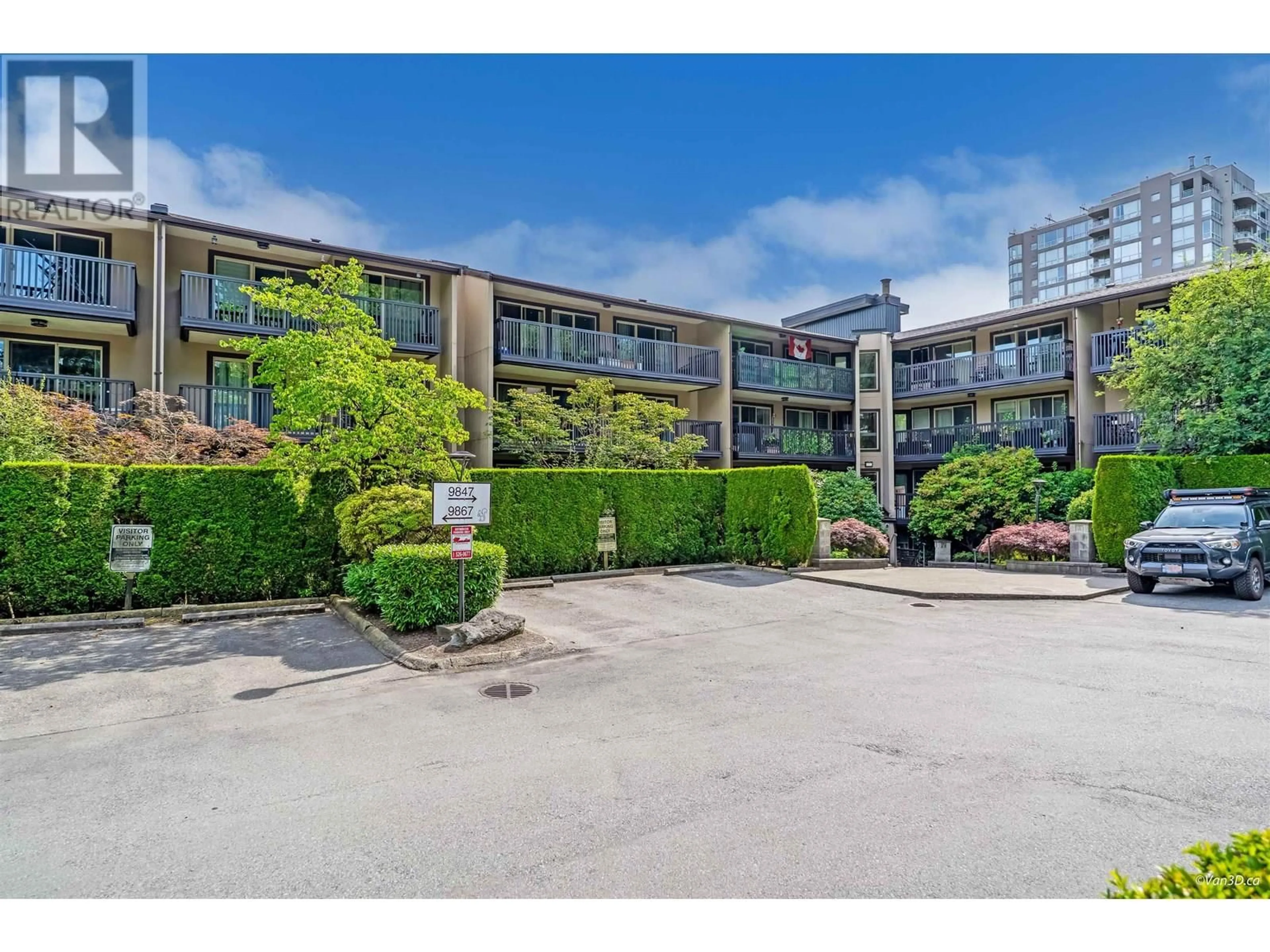 A pic from outside/outdoor area/front of a property/back of a property/a pic from drone, street for 205 - 9847 MANCHESTER DRIVE, Burnaby British Columbia V3N4P4