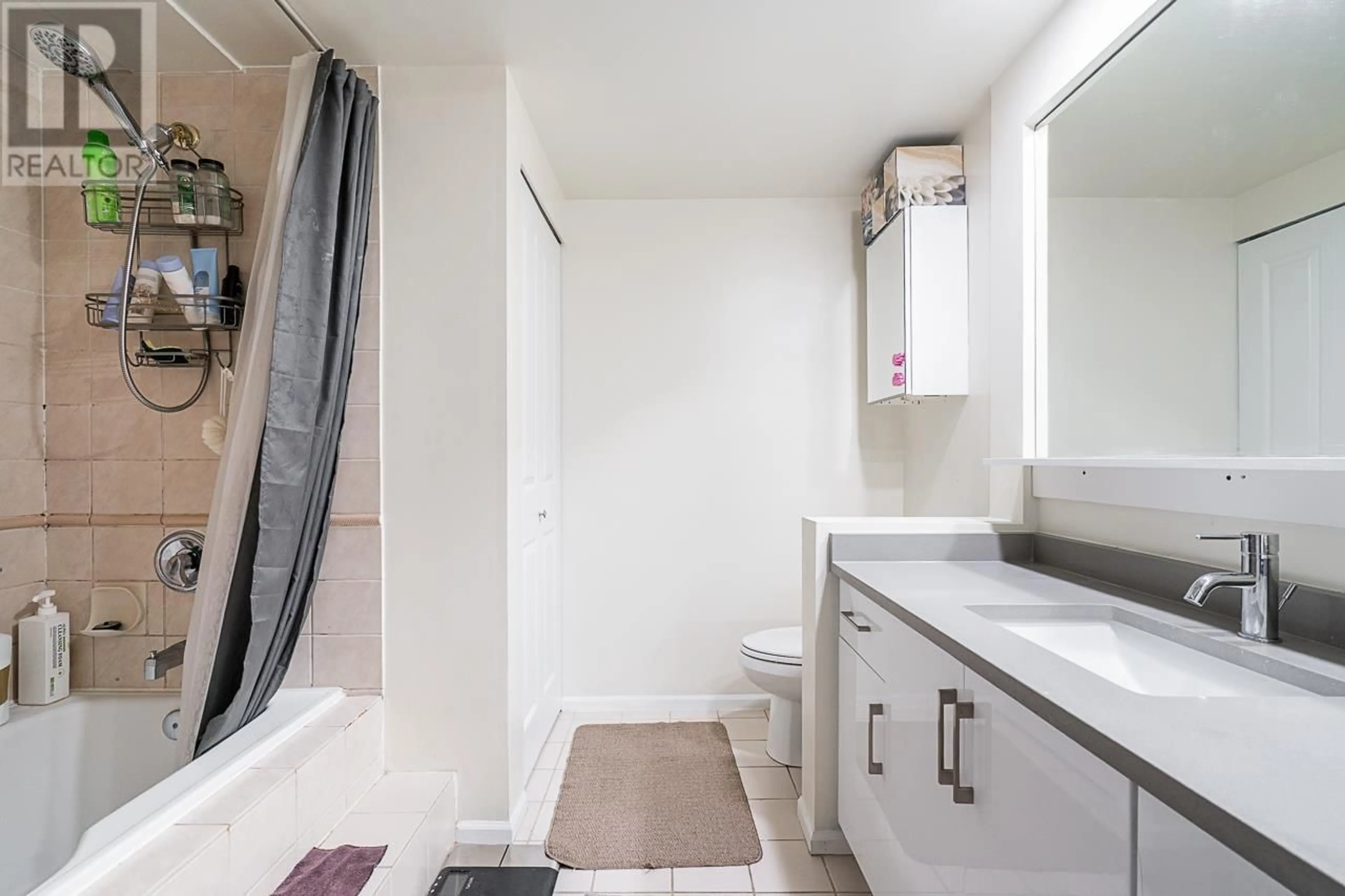 Standard bathroom, ceramic/tile floor for 304 - 525 AUSTIN AVENUE, Coquitlam British Columbia V3K3M6
