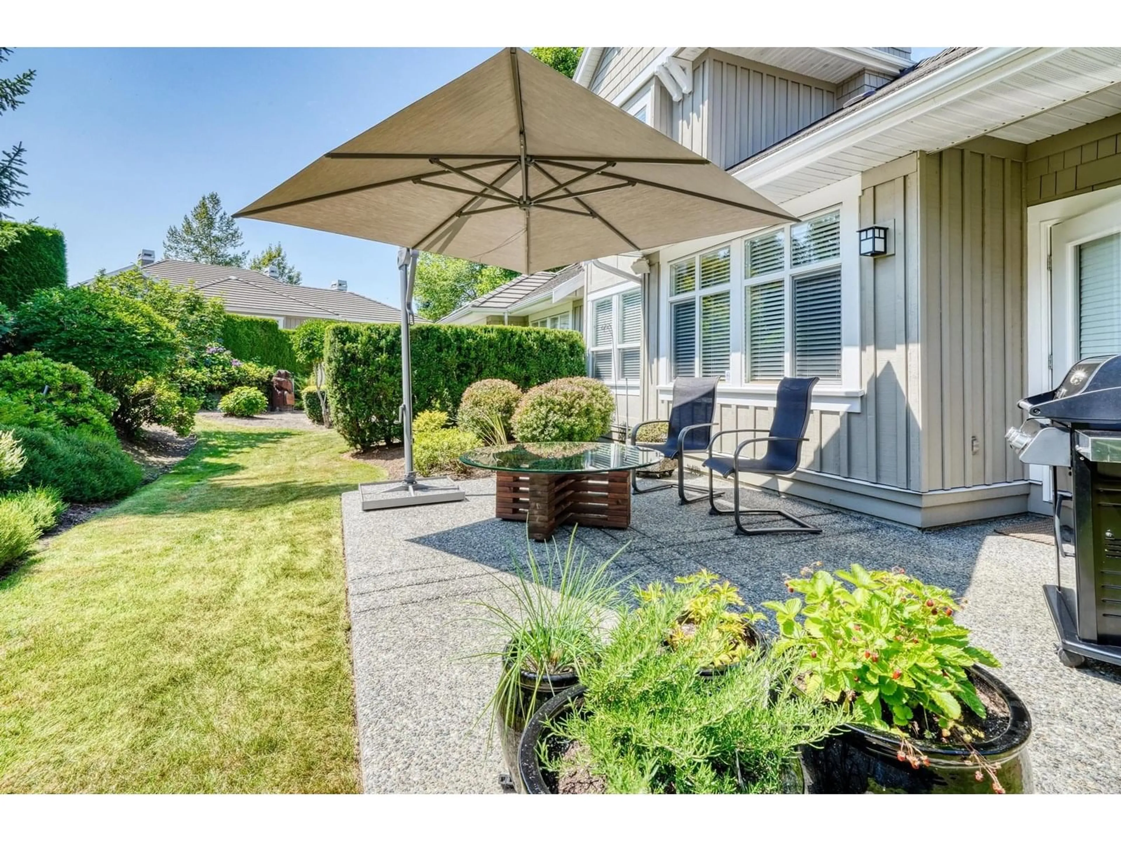 Patio, street for 11 - 18088 8, Surrey British Columbia V3Z9T6