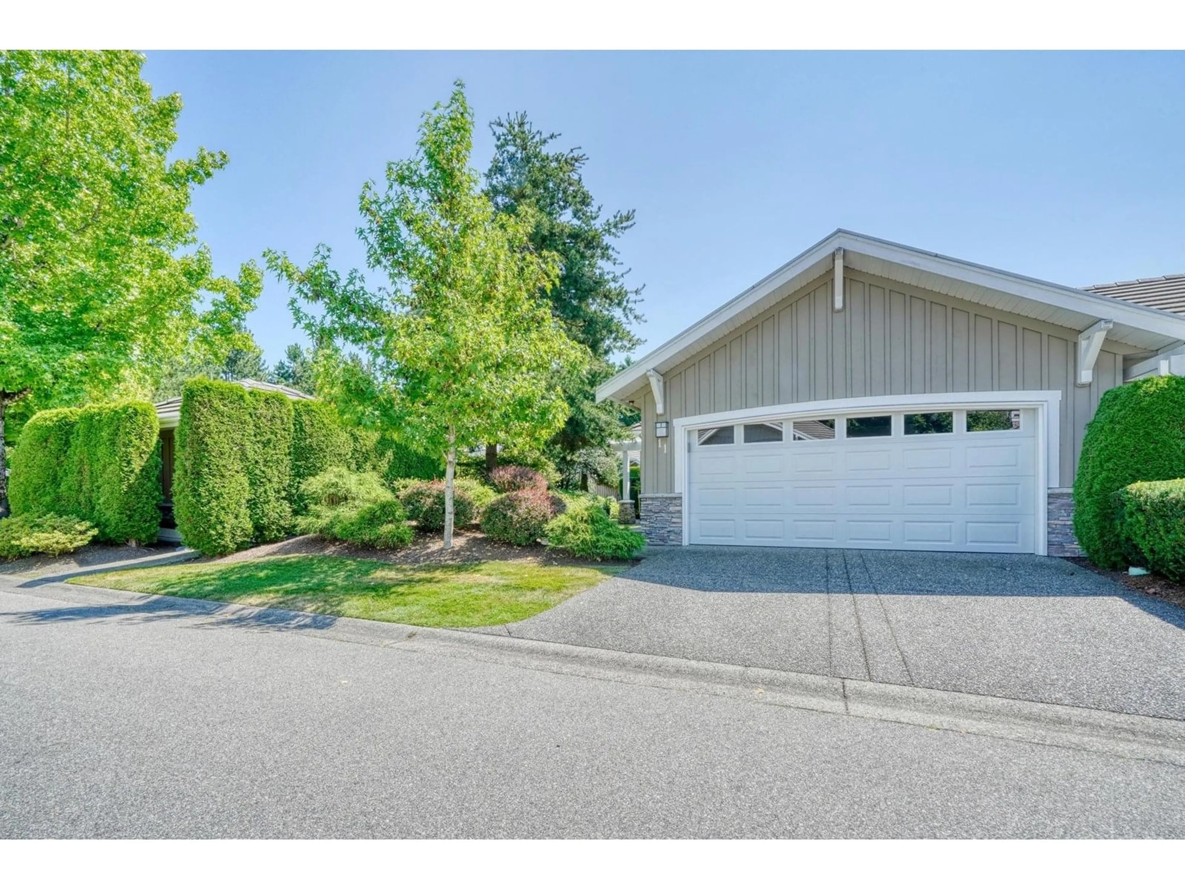 Unknown for 11 - 18088 8, Surrey British Columbia V3Z9T6