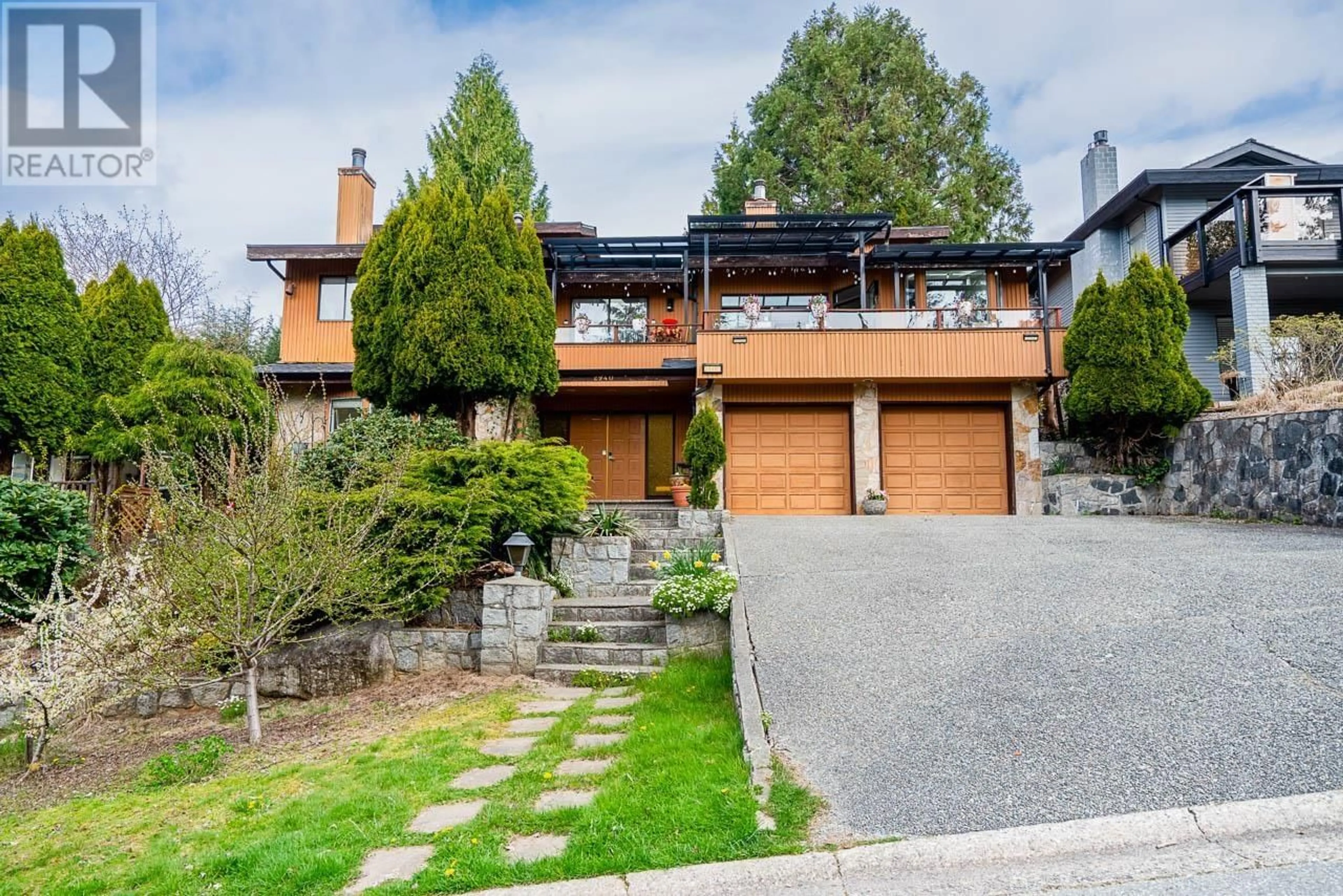 Home with brick exterior material, street for 2940 DRESDEN WAY, North Vancouver British Columbia V7H1P6
