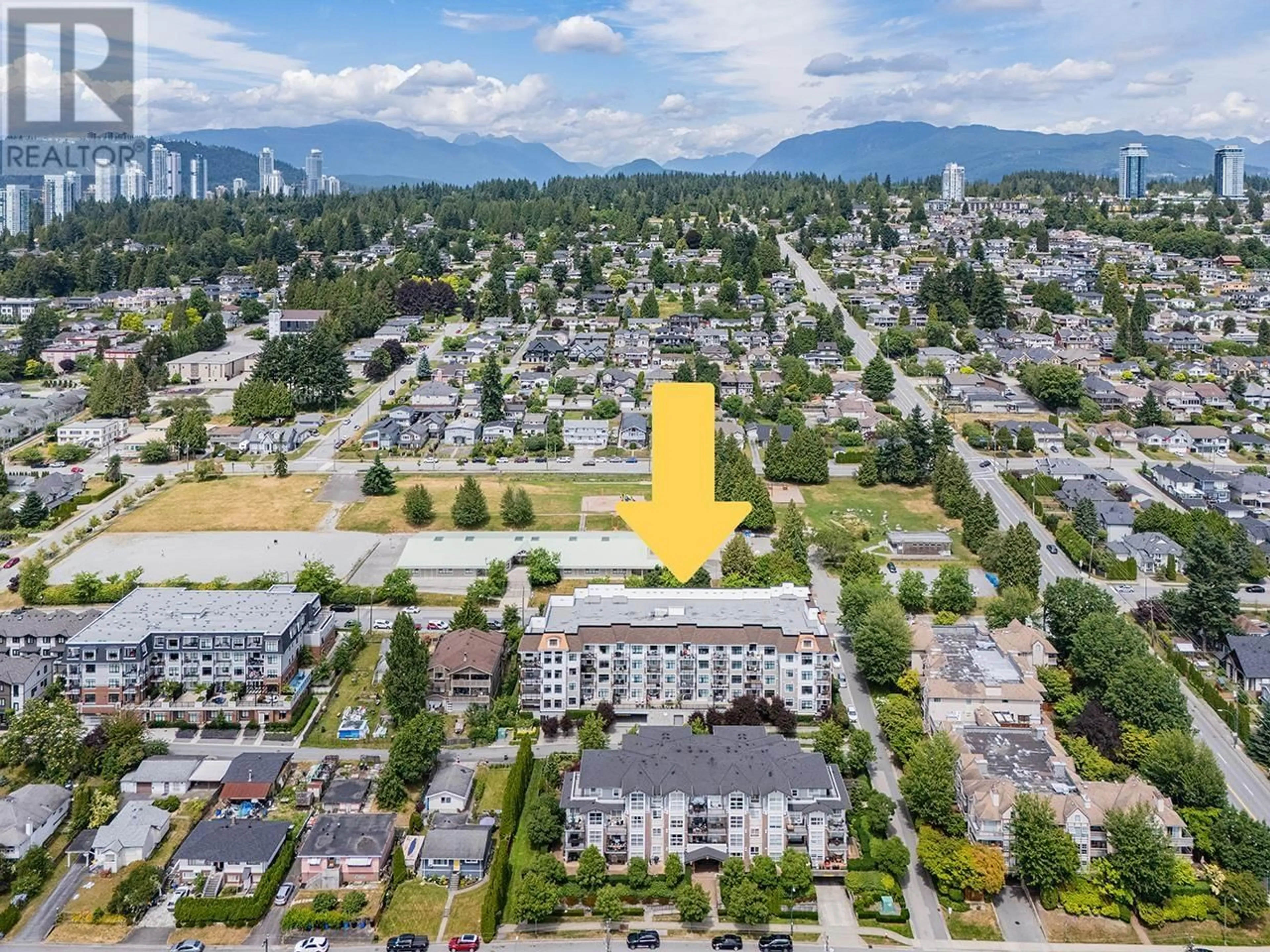 A pic from outside/outdoor area/front of a property/back of a property/a pic from drone, unknown for 301 - 828 GAUTHIER AVENUE, Coquitlam British Columbia V3K0E9