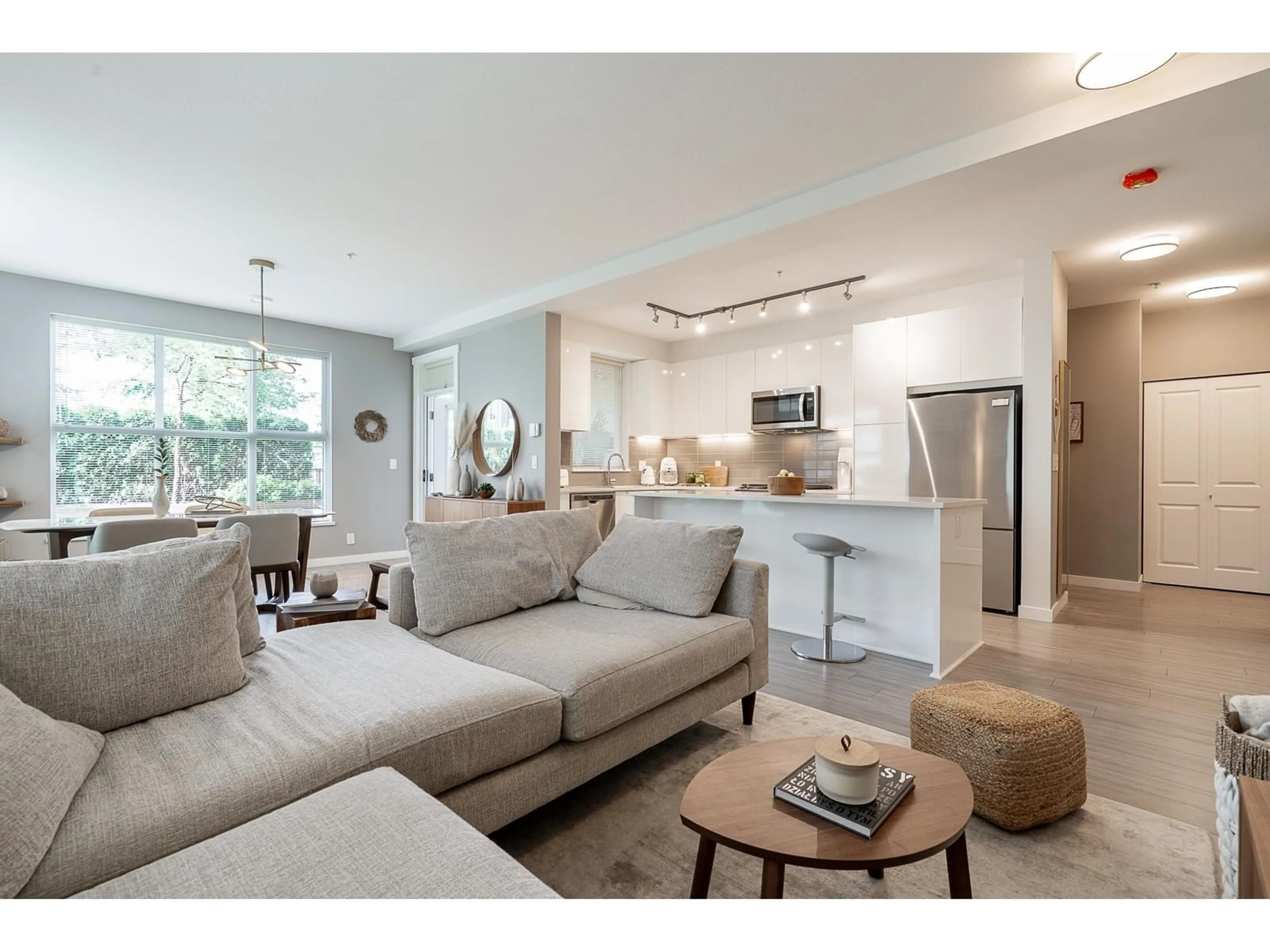 Living room with furniture, unknown for D118 - 8150 207, Langley British Columbia V2Y4J5