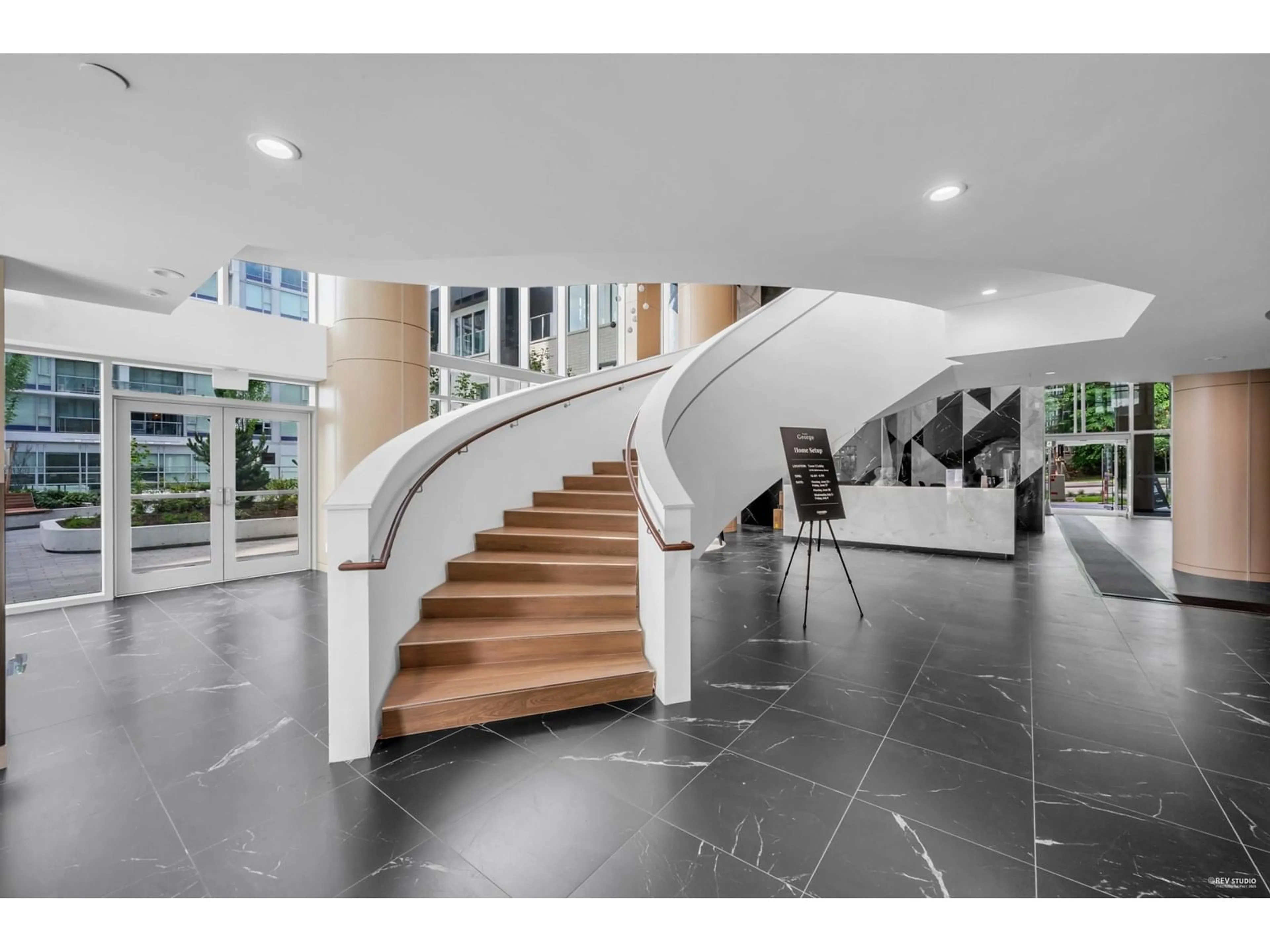 Indoor foyer for 3006 - 13778 100, Surrey British Columbia V3T0V3