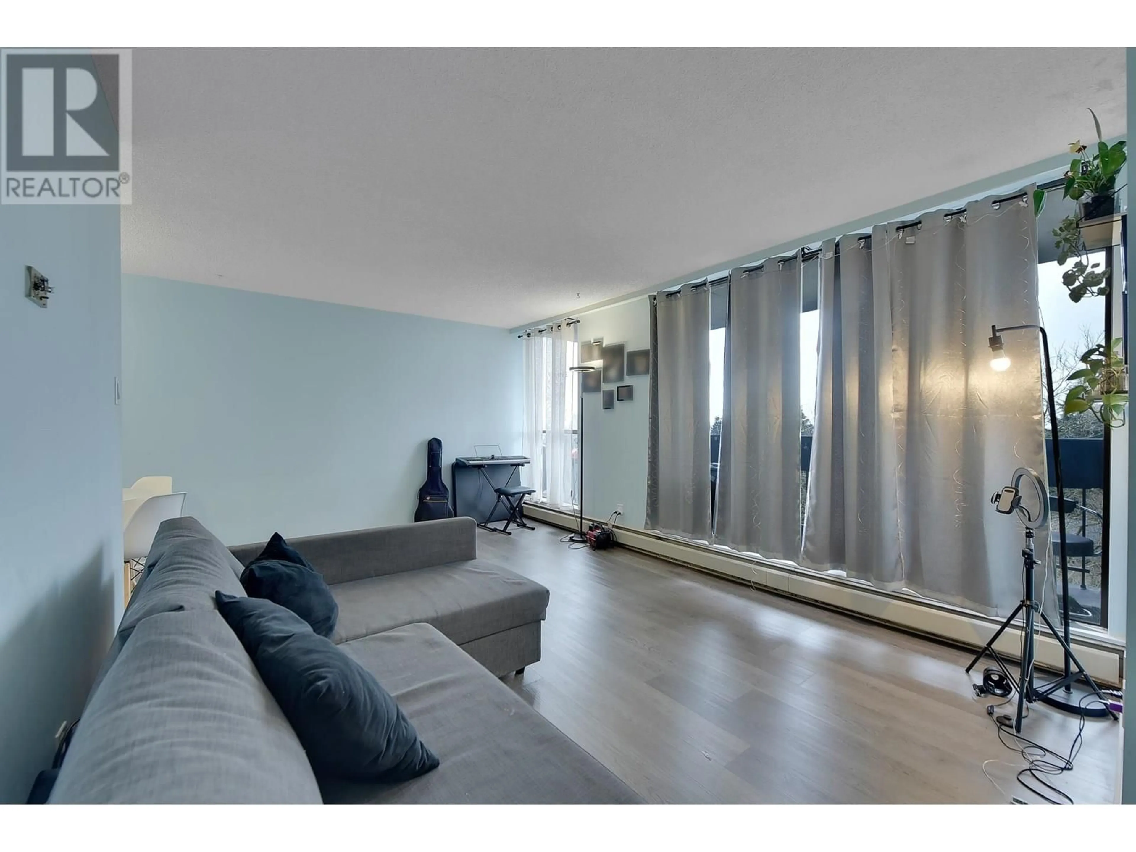 A pic of a room for 605 - 6759 WILLINGDON AVENUE, Burnaby British Columbia V5H3Y9