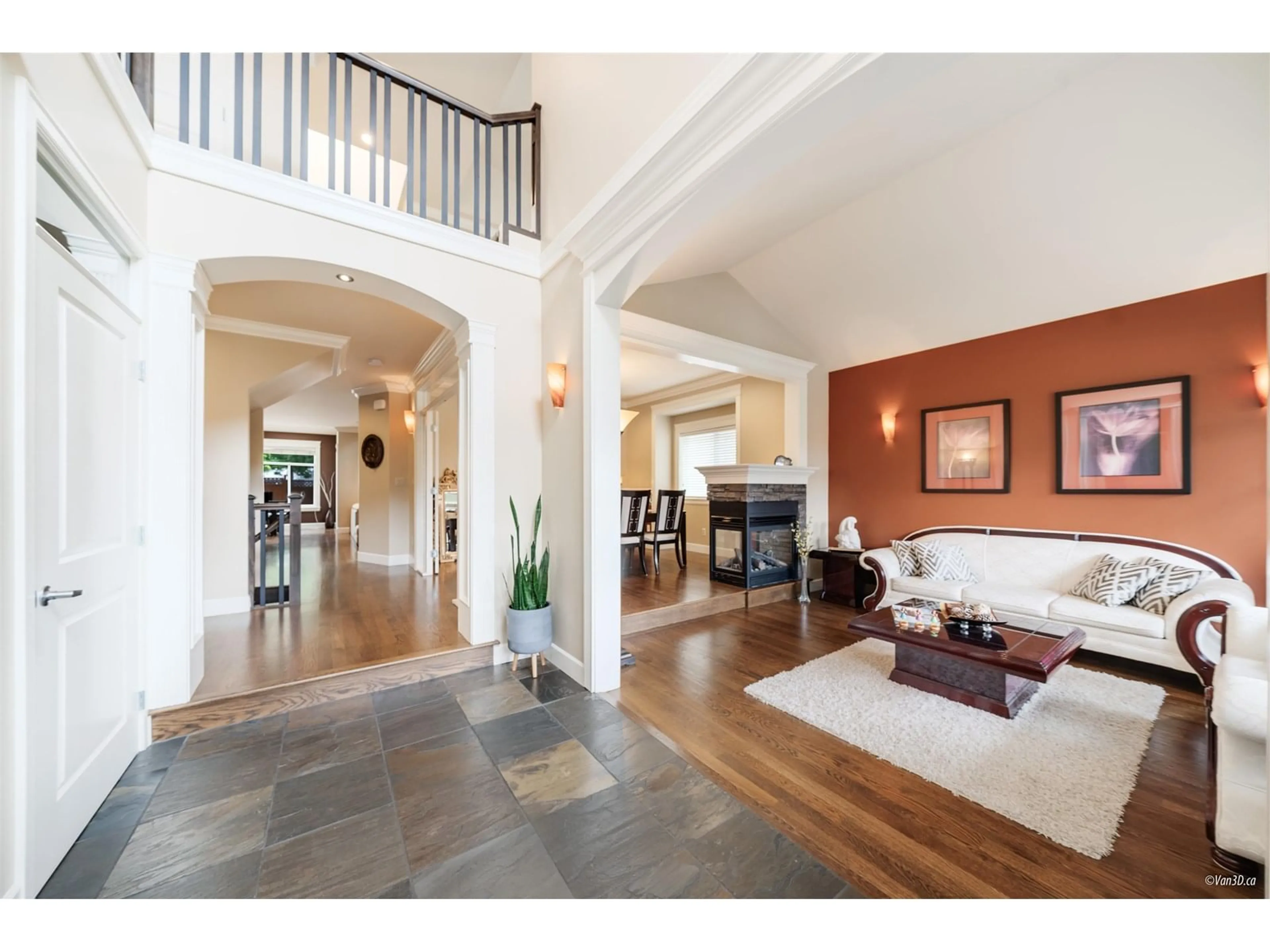 Indoor entryway for 18845 54, Surrey British Columbia V3S6R4