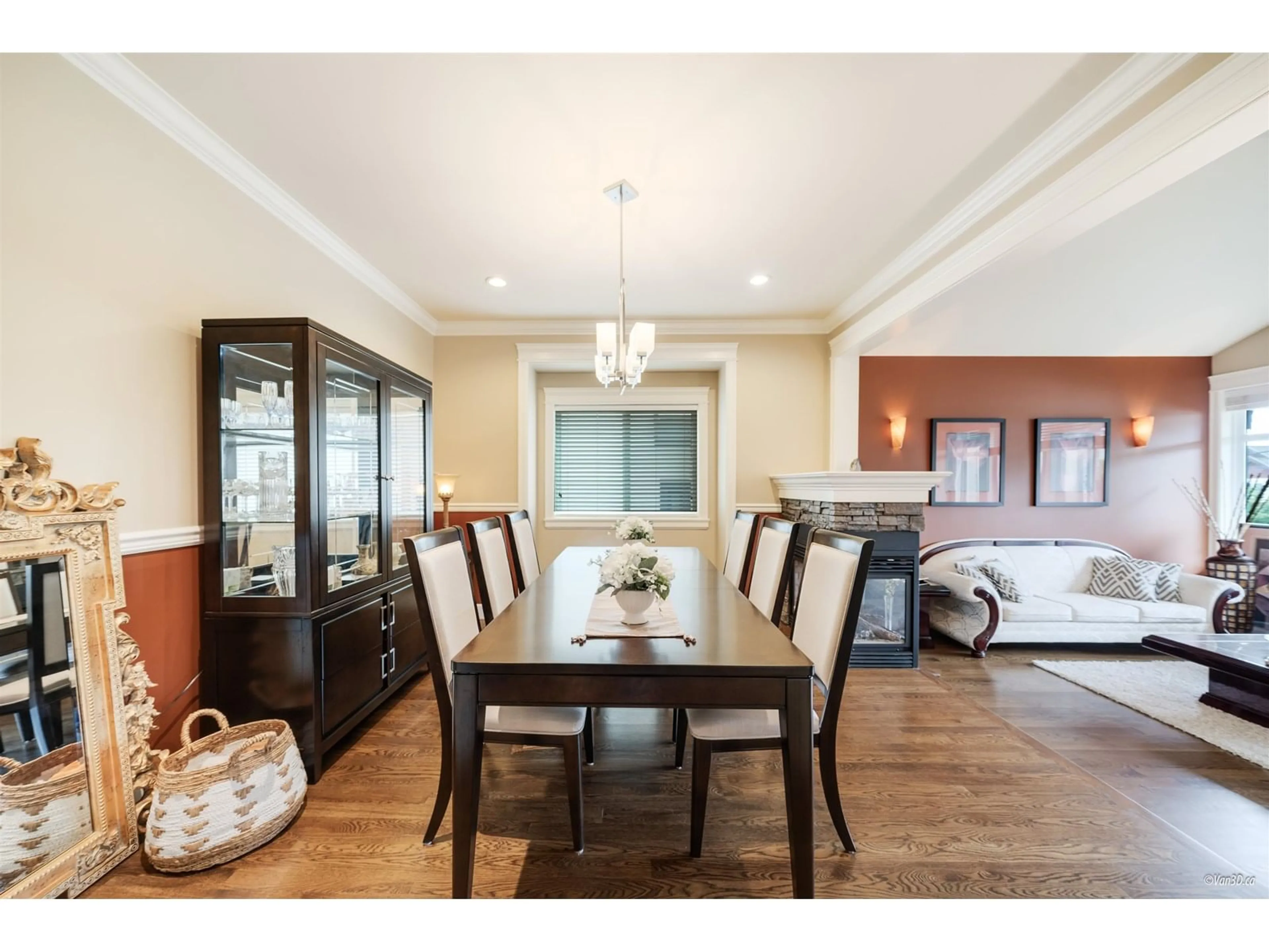 Dining room, wood/laminate floor for 18845 54, Surrey British Columbia V3S6R4