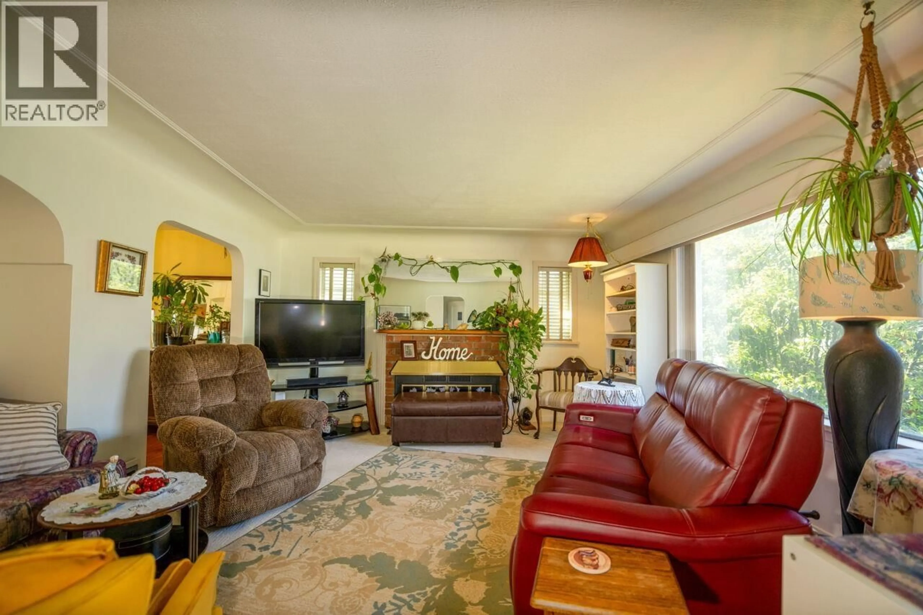 Living room with furniture, unknown for 7240 16TH AVENUE, Burnaby British Columbia V3N1N5