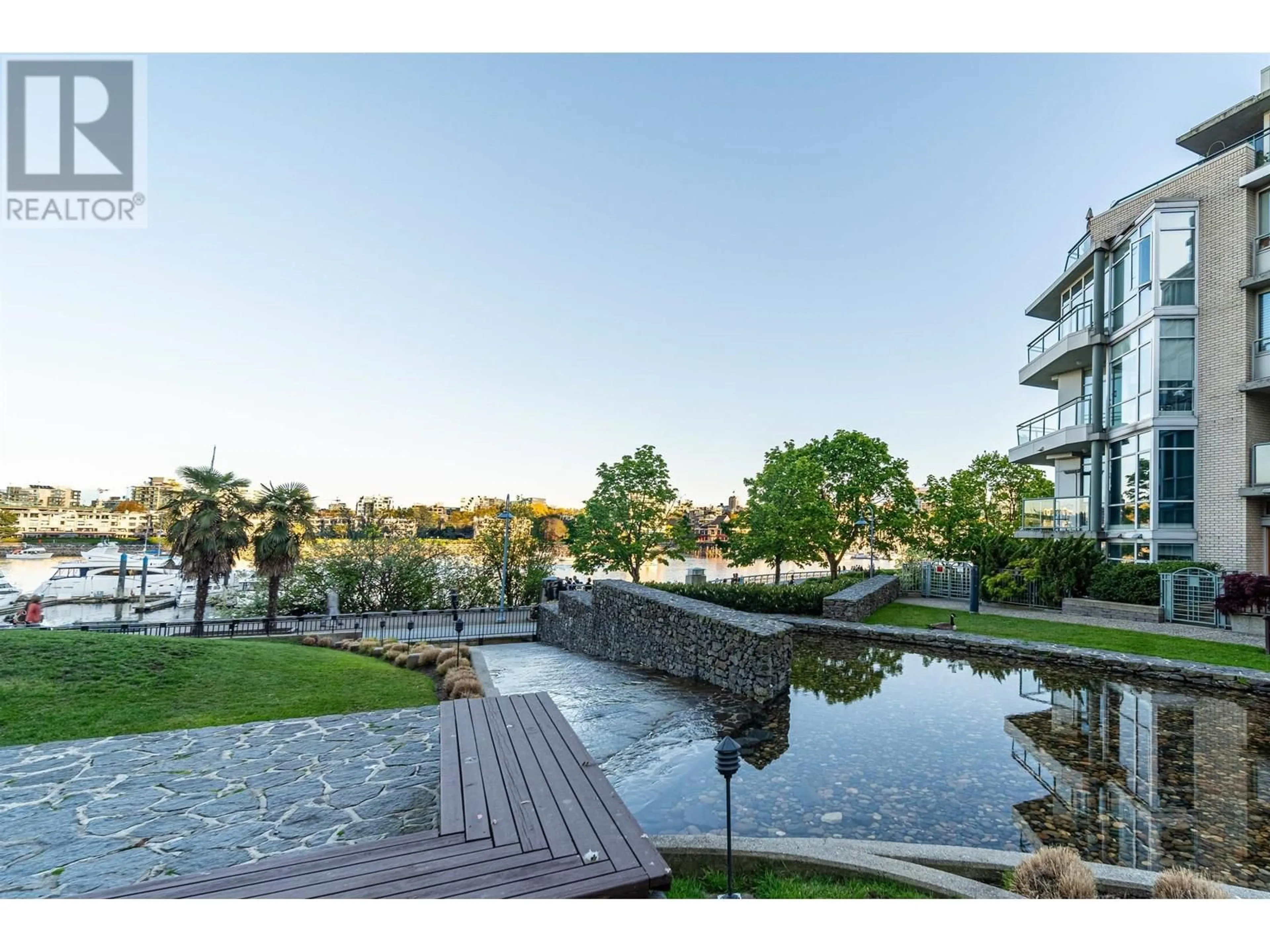 Unknown for 906 - 1288 MARINASIDE CRESCENT, Vancouver British Columbia V6Z2W5