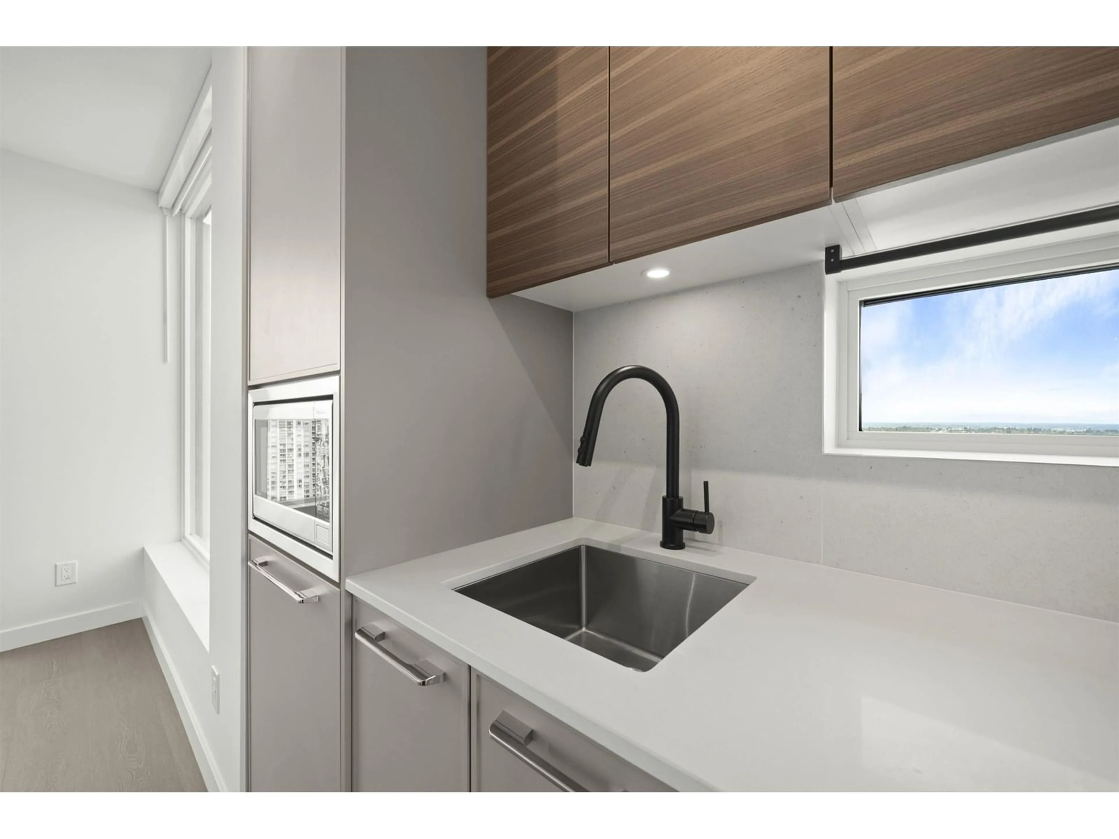 Standard kitchen, unknown for 3308 - 13725 GEORGE JUNCTION, Surrey British Columbia V3T0V7