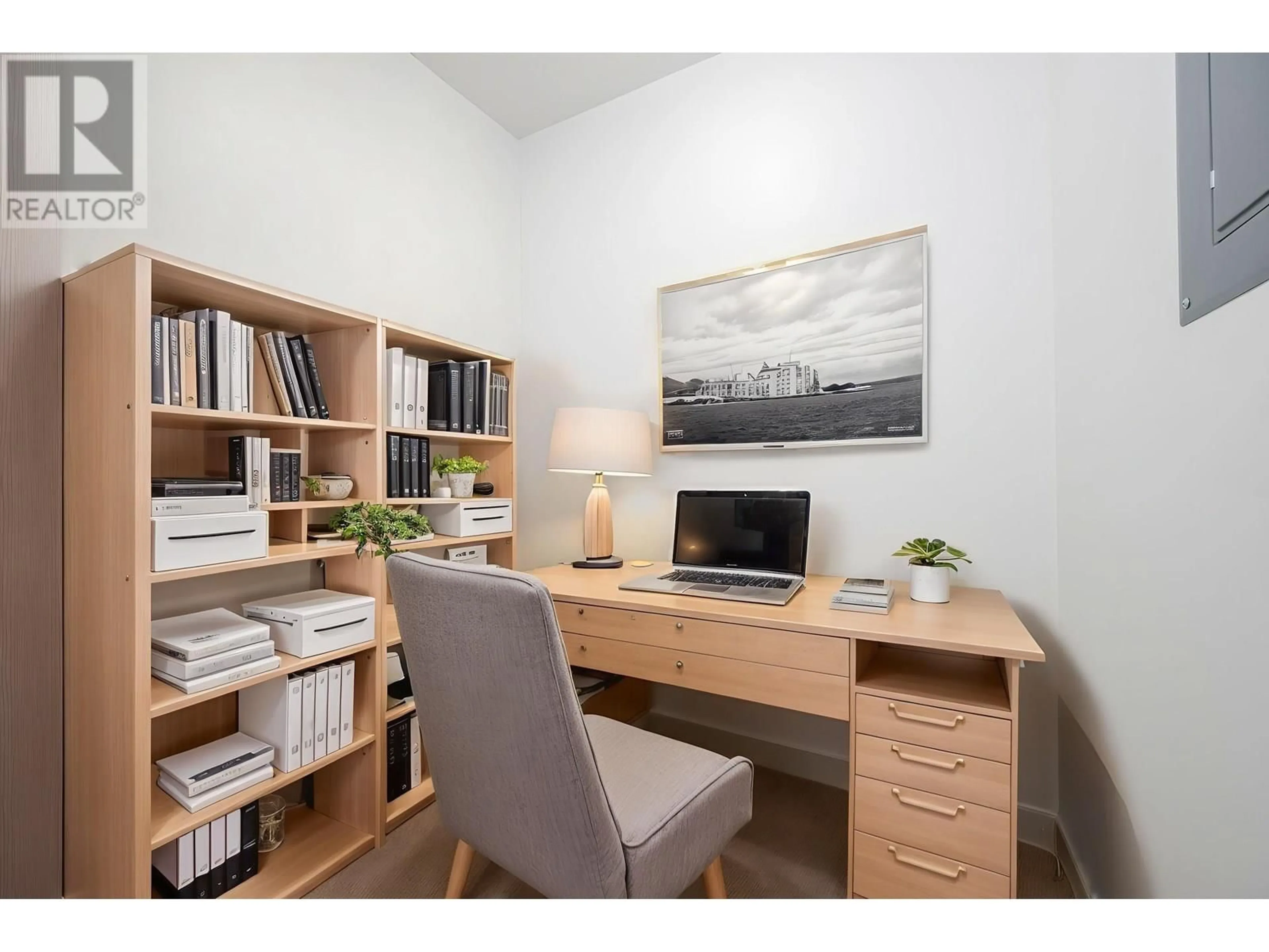 A pic of a room for 414 - 111 3RD STREET, North Vancouver British Columbia V7L0C6
