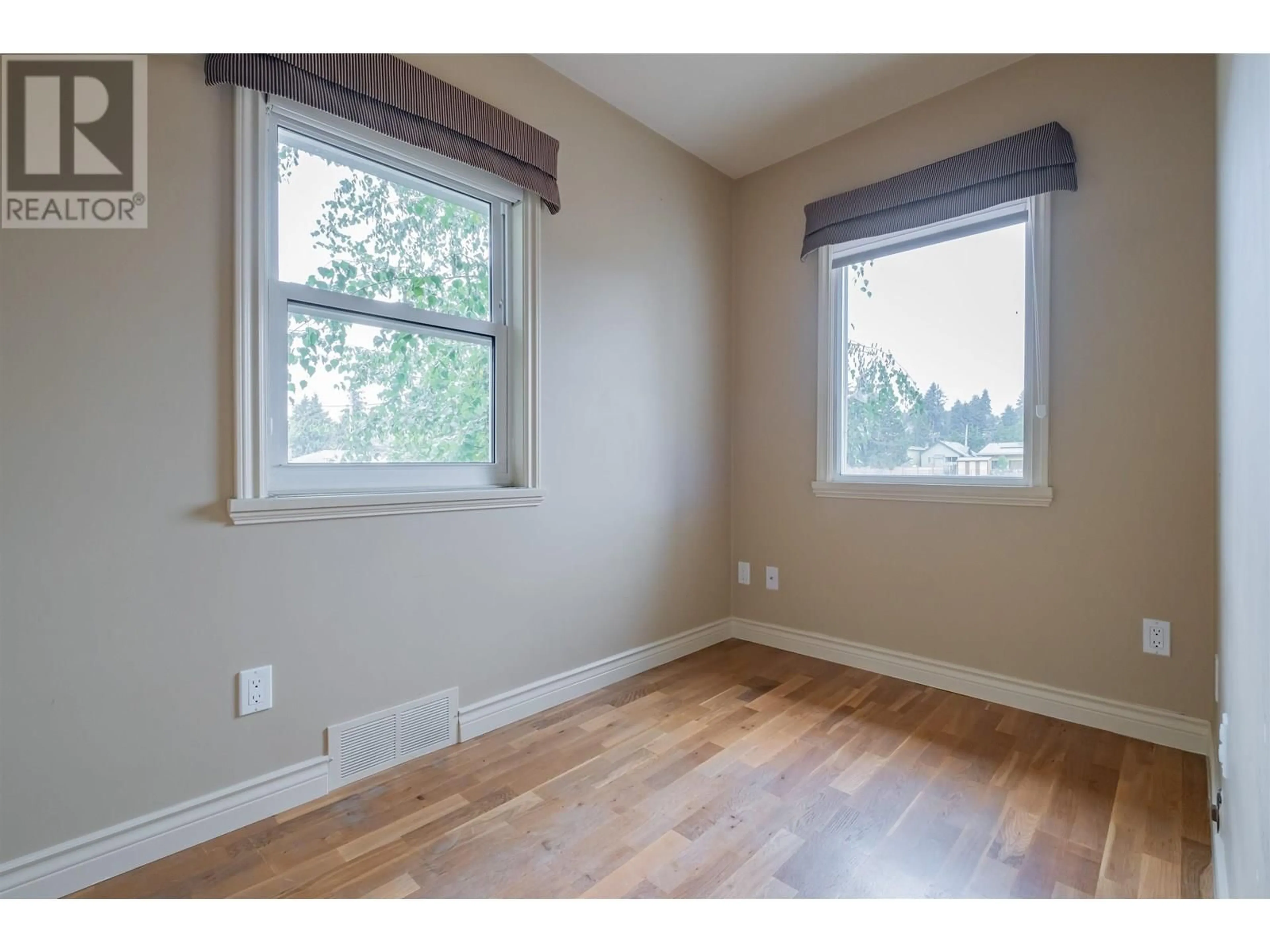 A pic of a room for 142 CARROLL STREET, New Westminster British Columbia V3L4E4