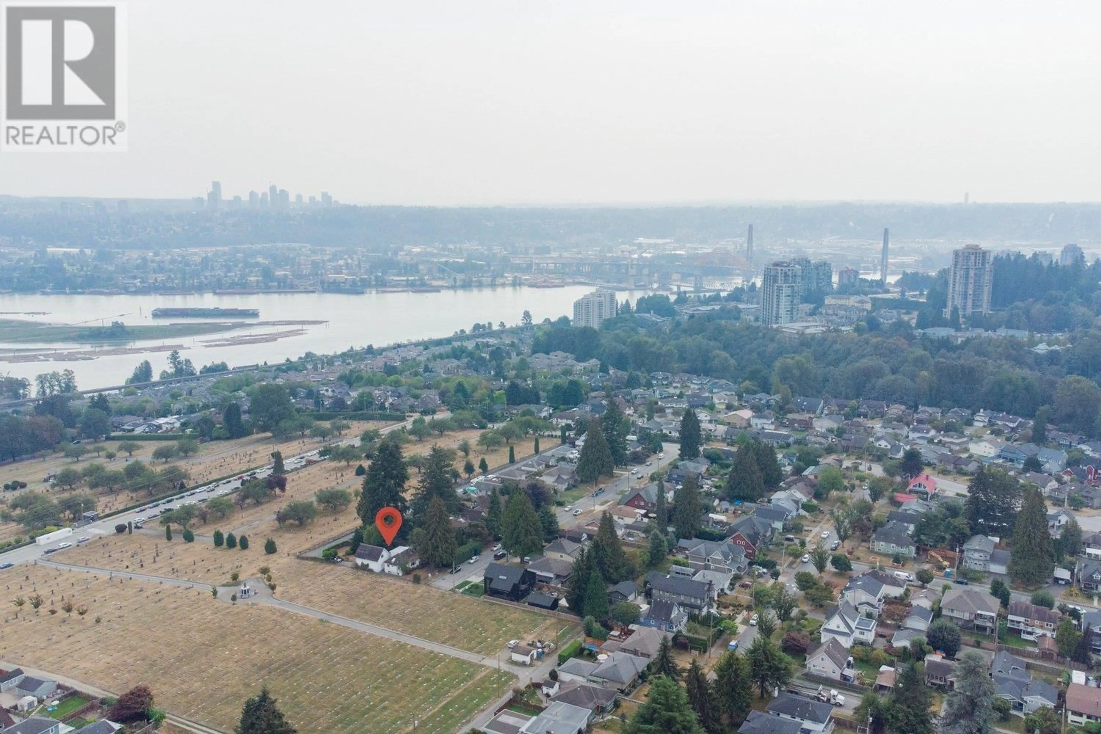 A pic from outside/outdoor area/front of a property/back of a property/a pic from drone, water/lake/river/ocean view for 142 CARROLL STREET, New Westminster British Columbia V3L4E4