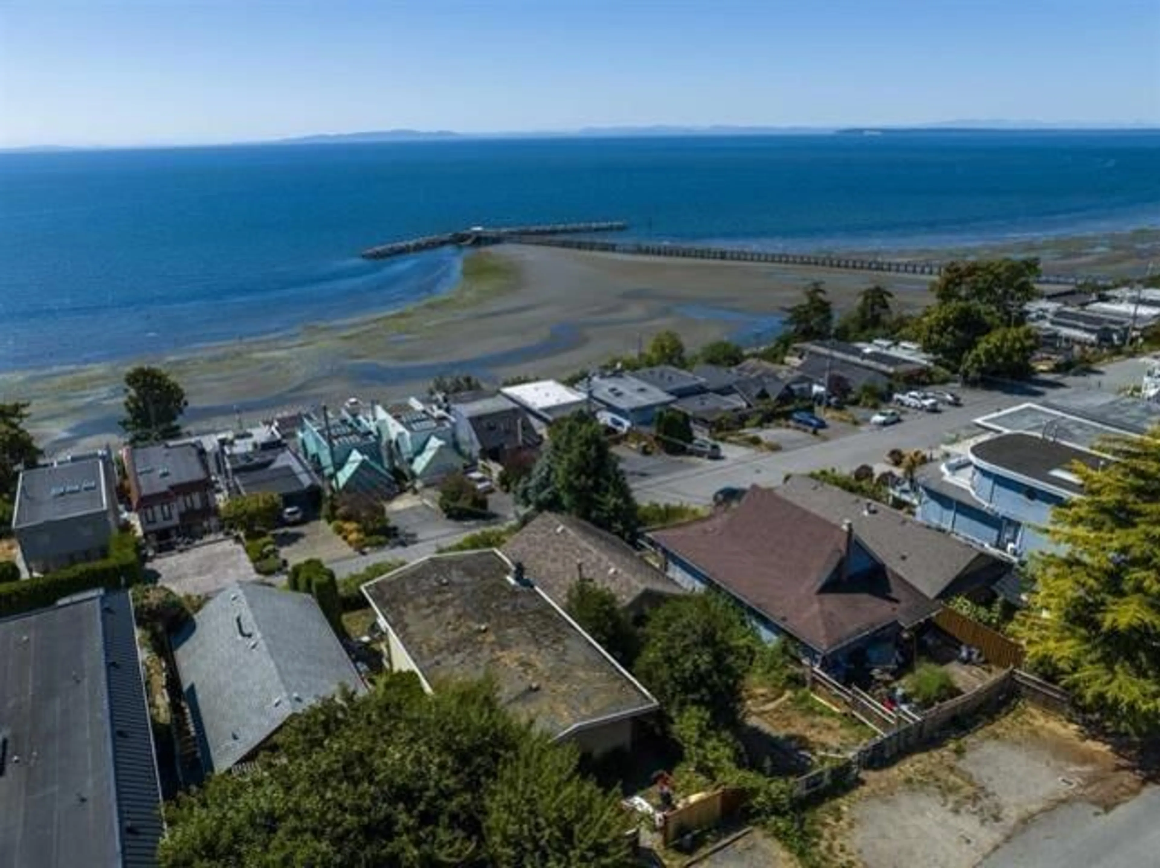 A pic from outside/outdoor area/front of a property/back of a property/a pic from drone, water/lake/river/ocean view for 15253 VICTORIA, White Rock British Columbia V4B1G7