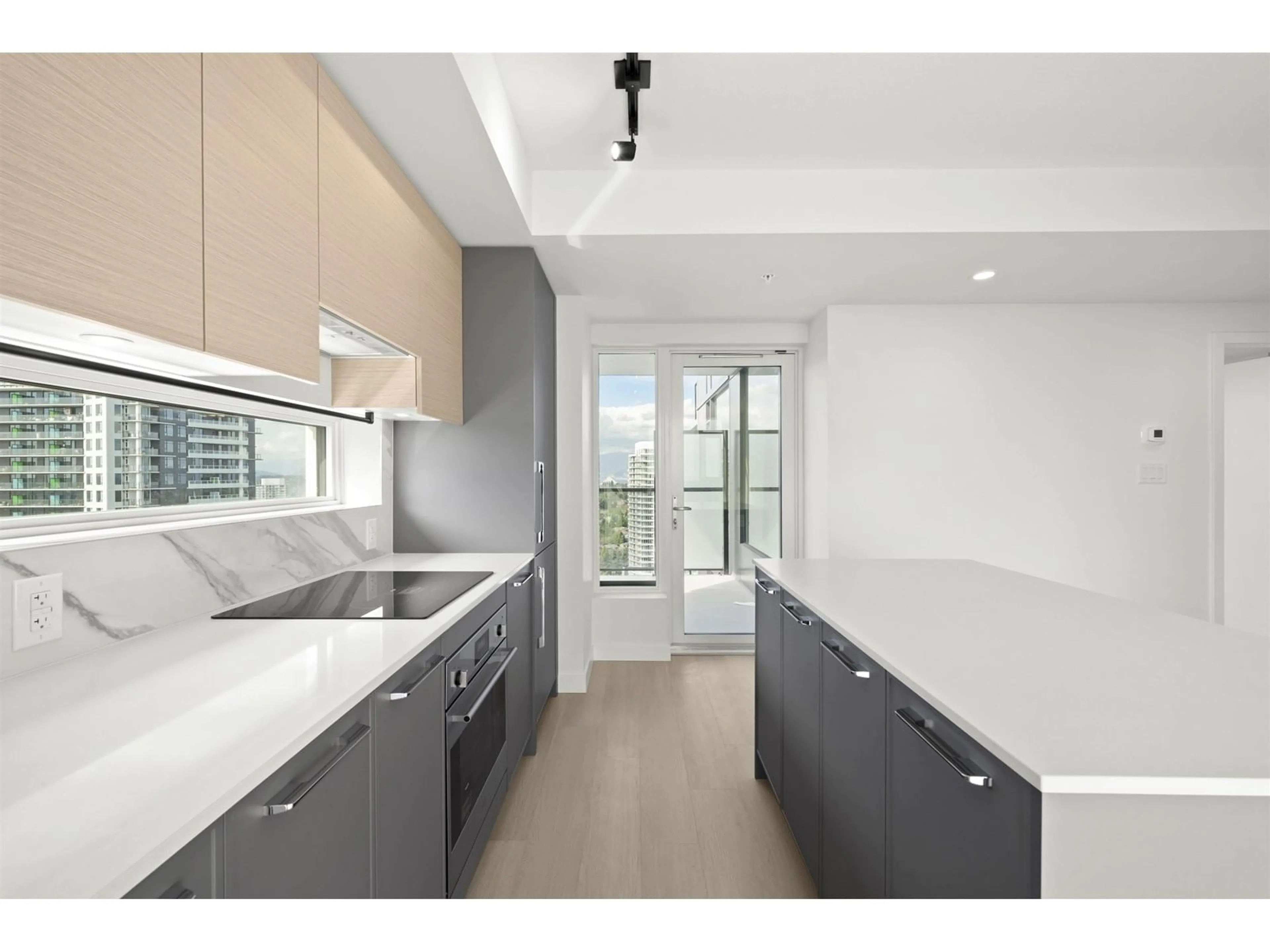 Unknown for 3403 - 13725 GEORGE JUNCTION, Surrey British Columbia V3T0V7