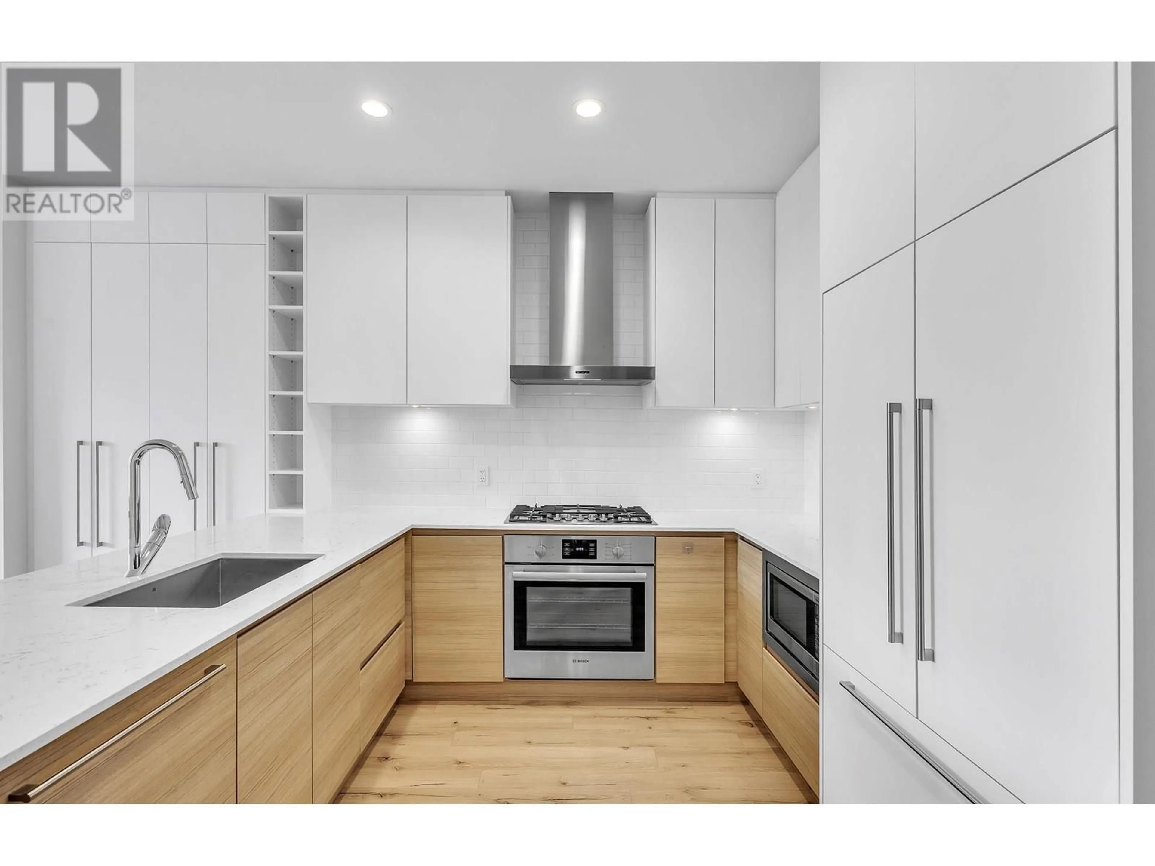 Standard kitchen, unknown for 626 - 55 KLAHANIE DRIVE, Port Moody British Columbia V3H0M9