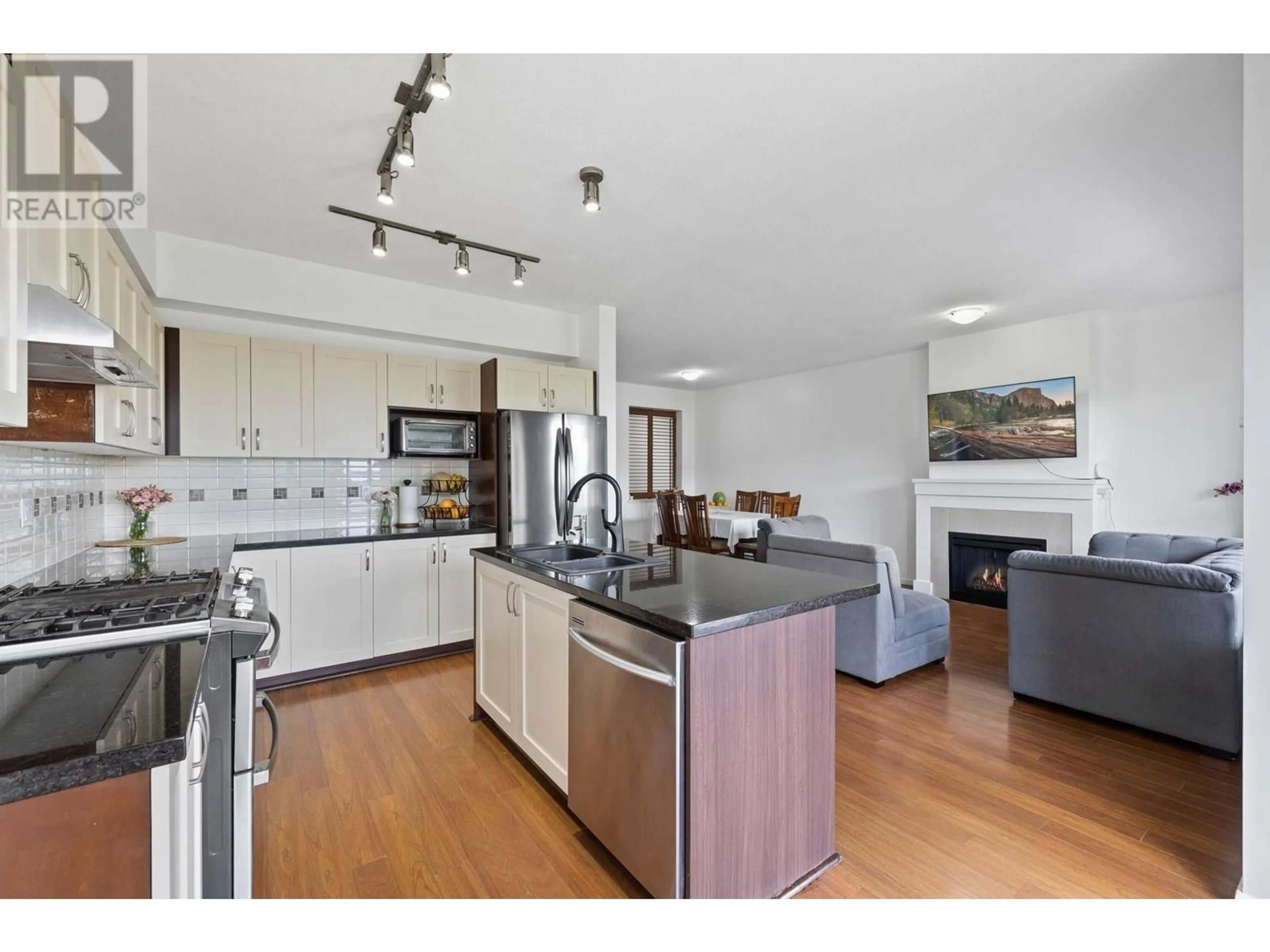 Open concept kitchen, unknown for 87 - 1369 PURCELL DRIVE, Coquitlam British Columbia V3E0C1