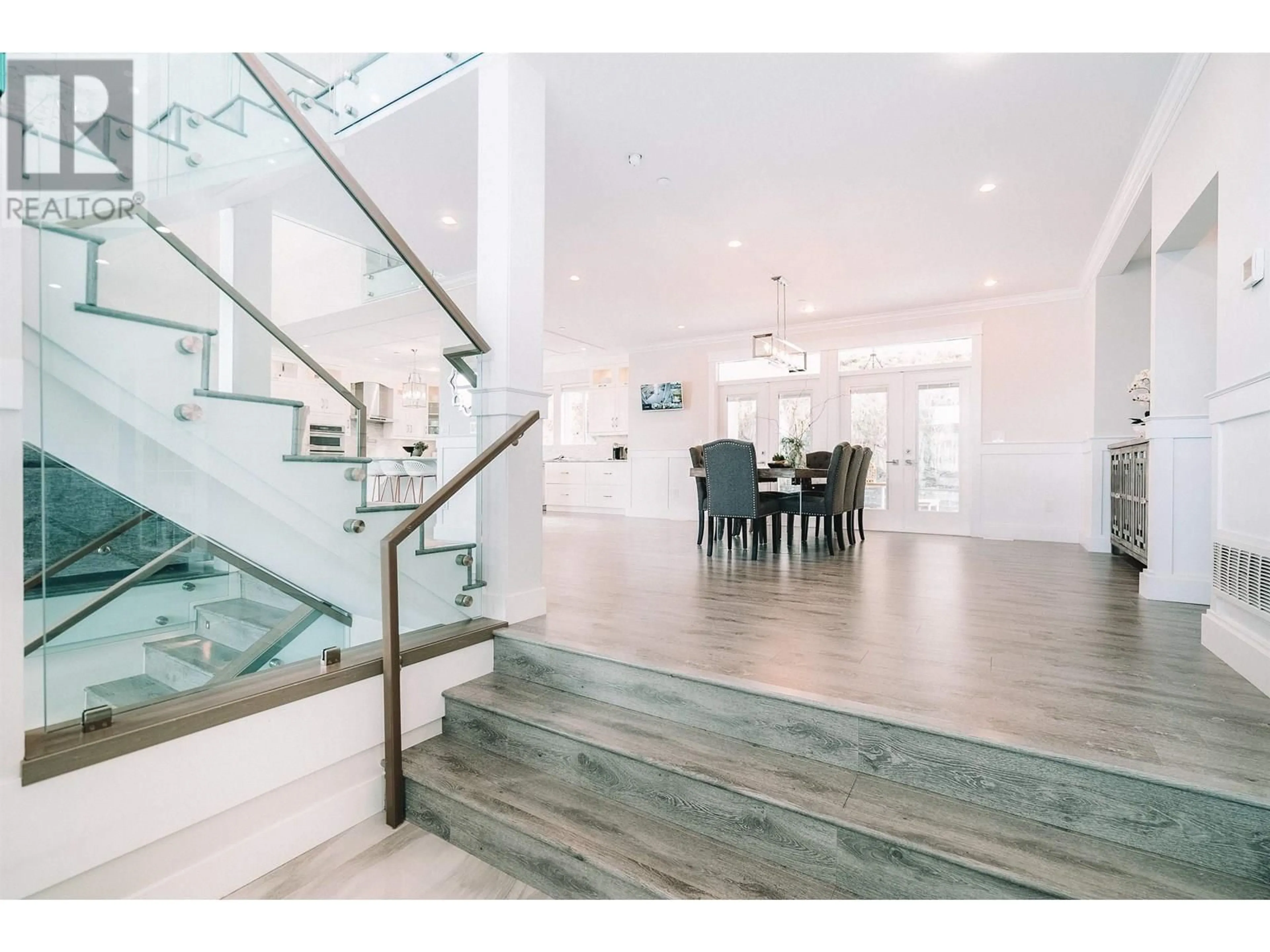 Indoor foyer for 25540 GODWIN DRIVE, Maple Ridge British Columbia V2W1G9