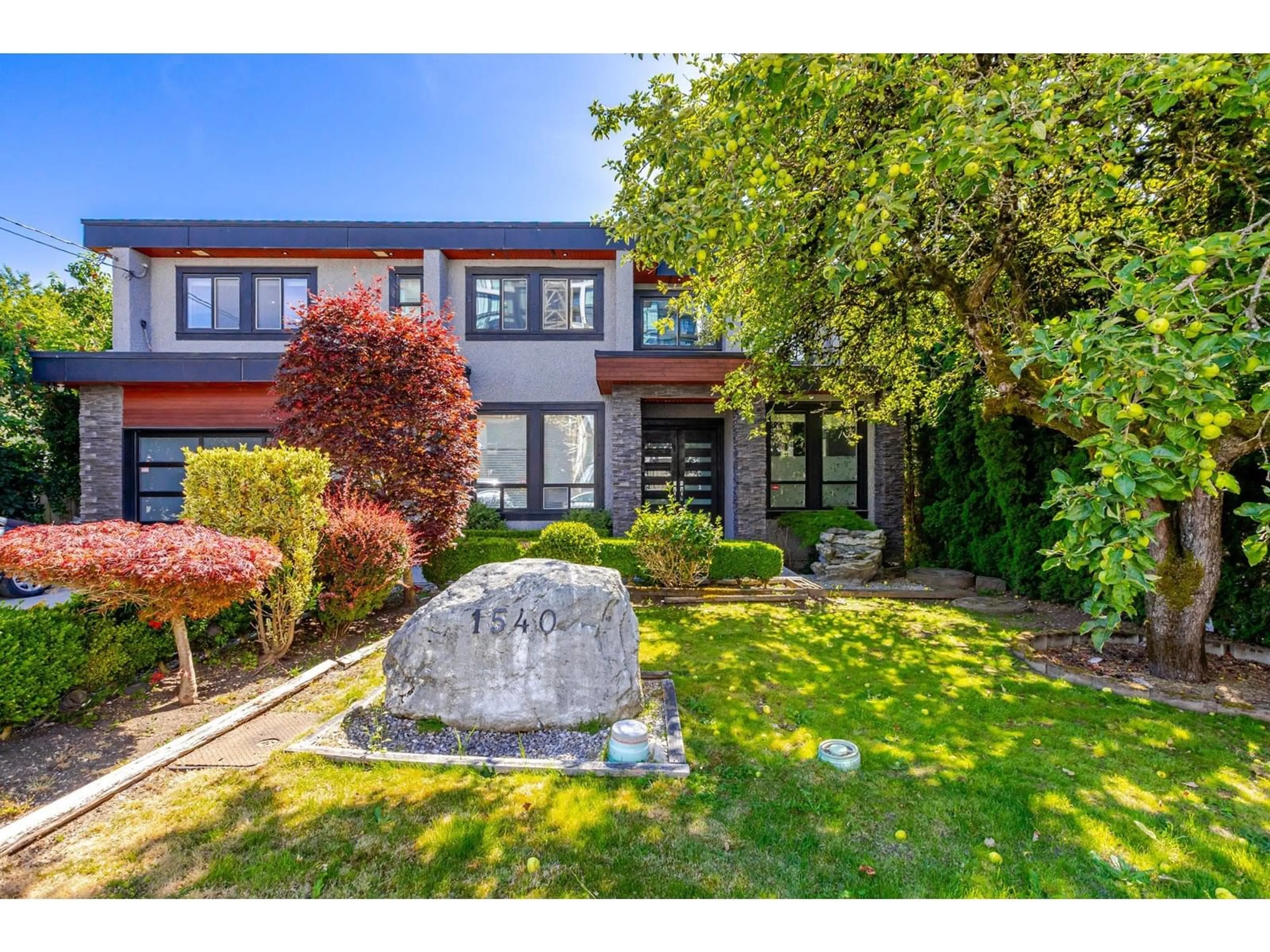 Unknown for 1540 MAPLE, White Rock British Columbia V4B4N5