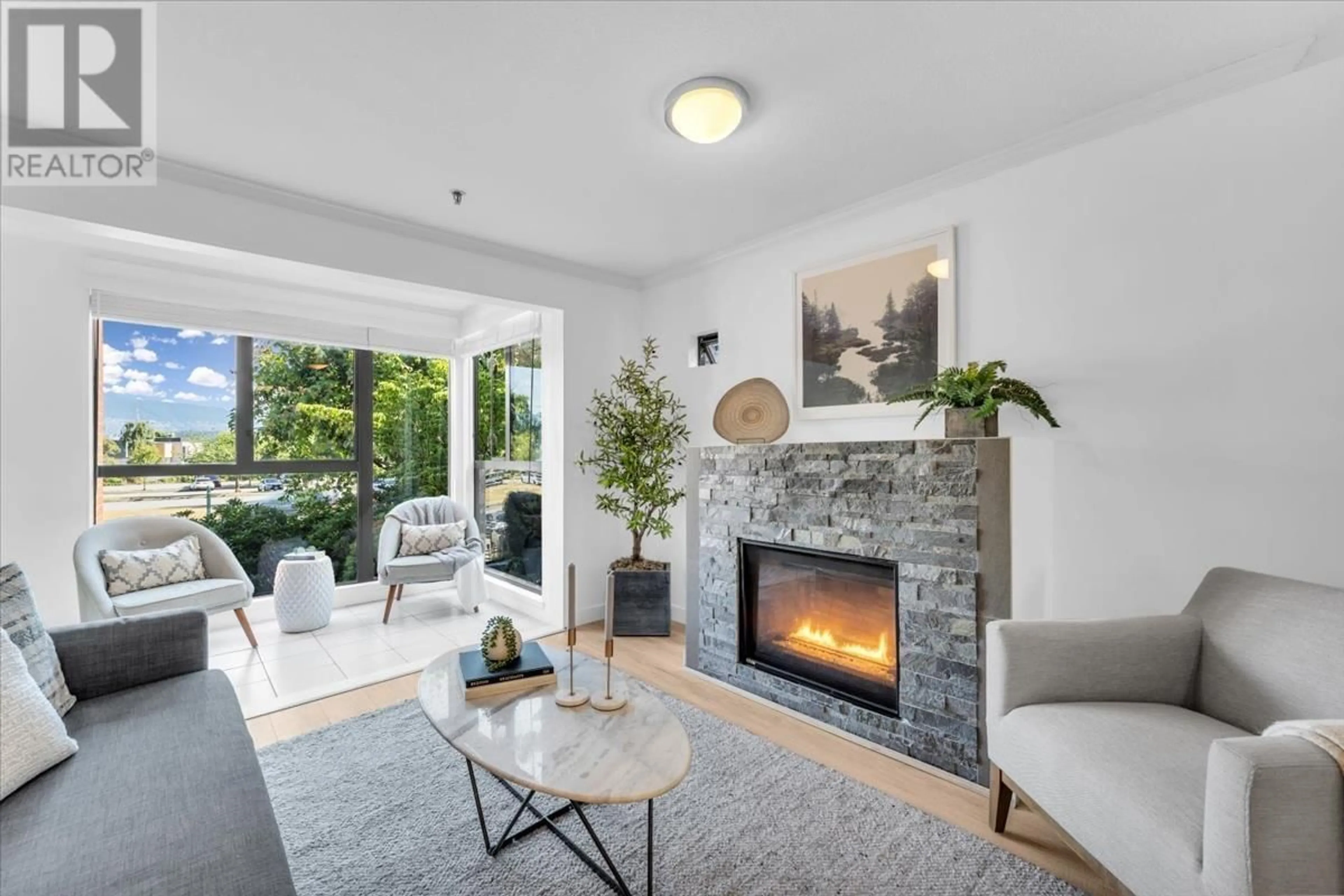 Living room with furniture, unknown for 206 - 2160 CORNWALL AVENUE, Vancouver British Columbia V6K1B4