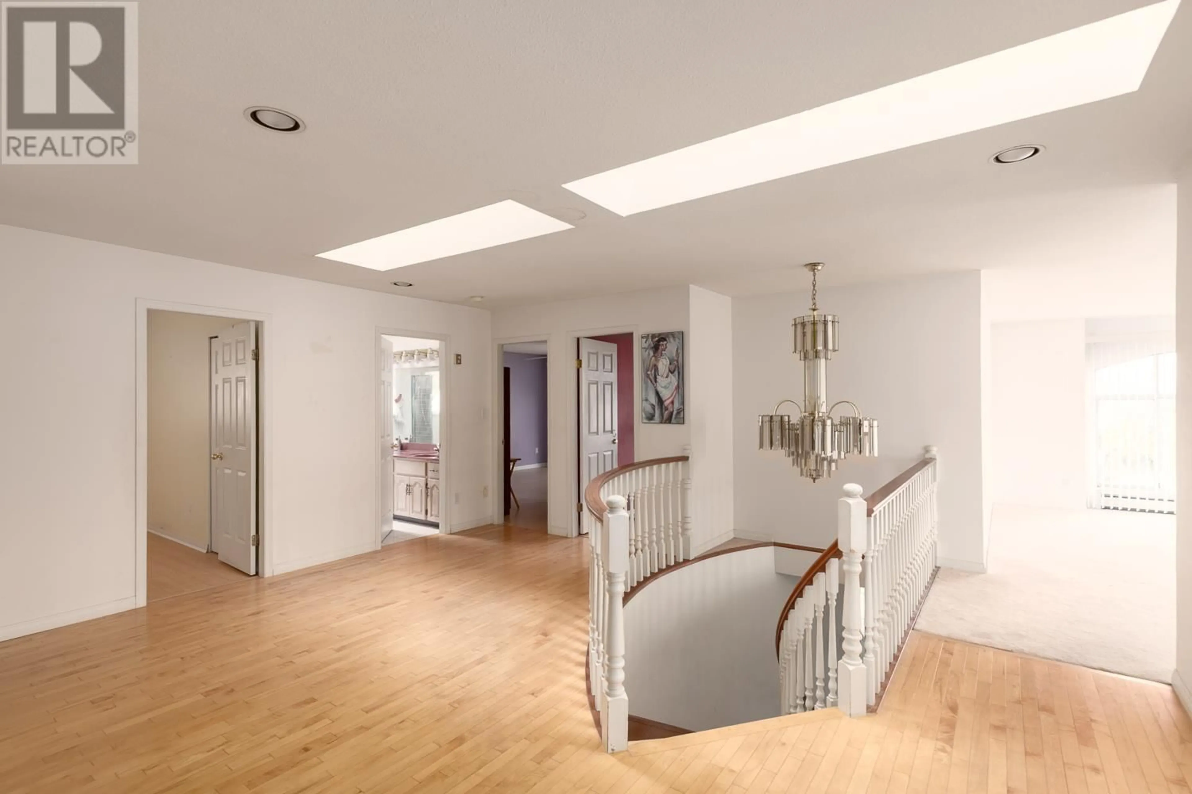Indoor foyer for 4685 SMITH AVENUE, Burnaby British Columbia V5G2V9