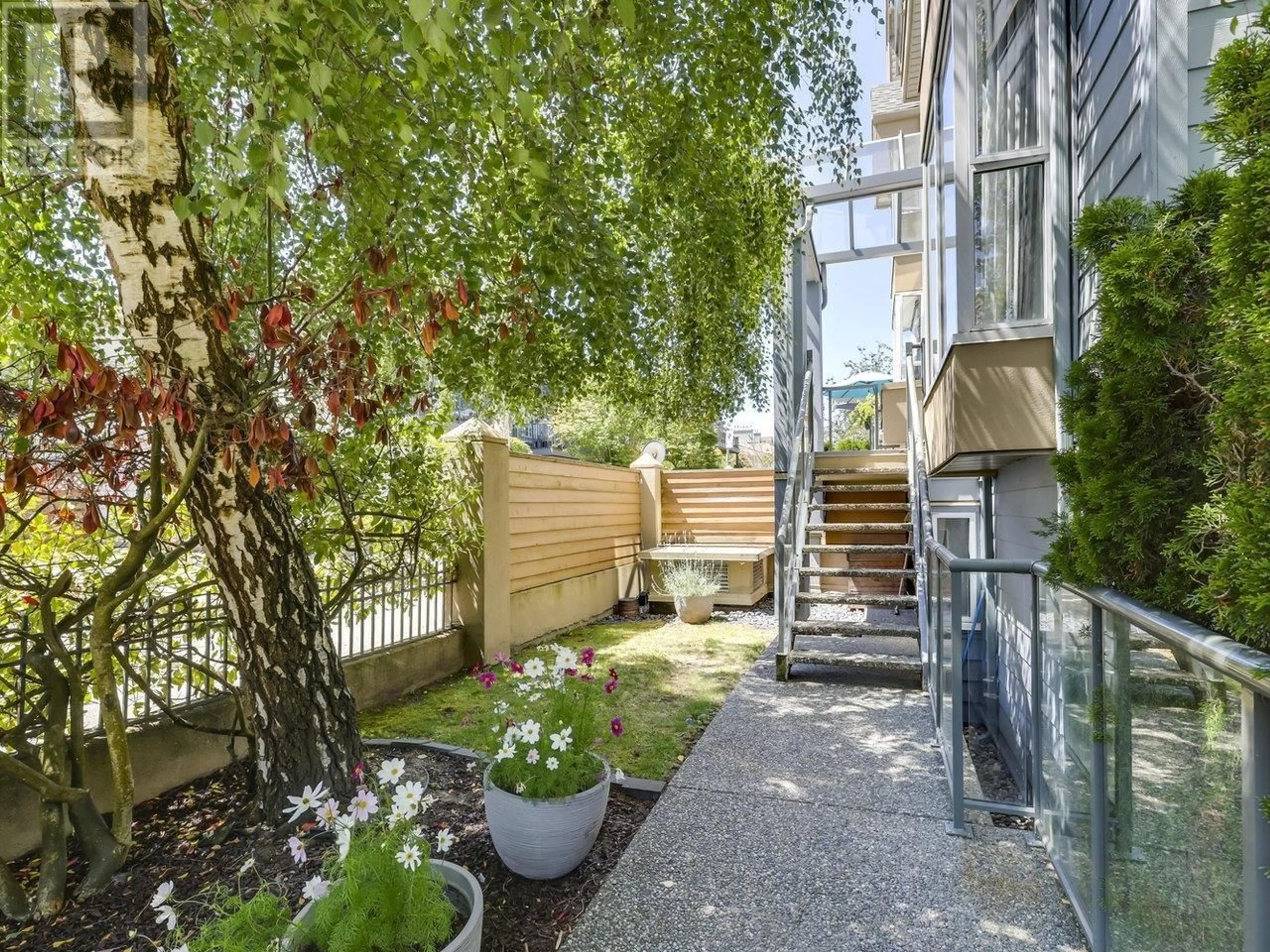 Patio, street for 3005 LAUREL STREET, Vancouver British Columbia V5Z3T6