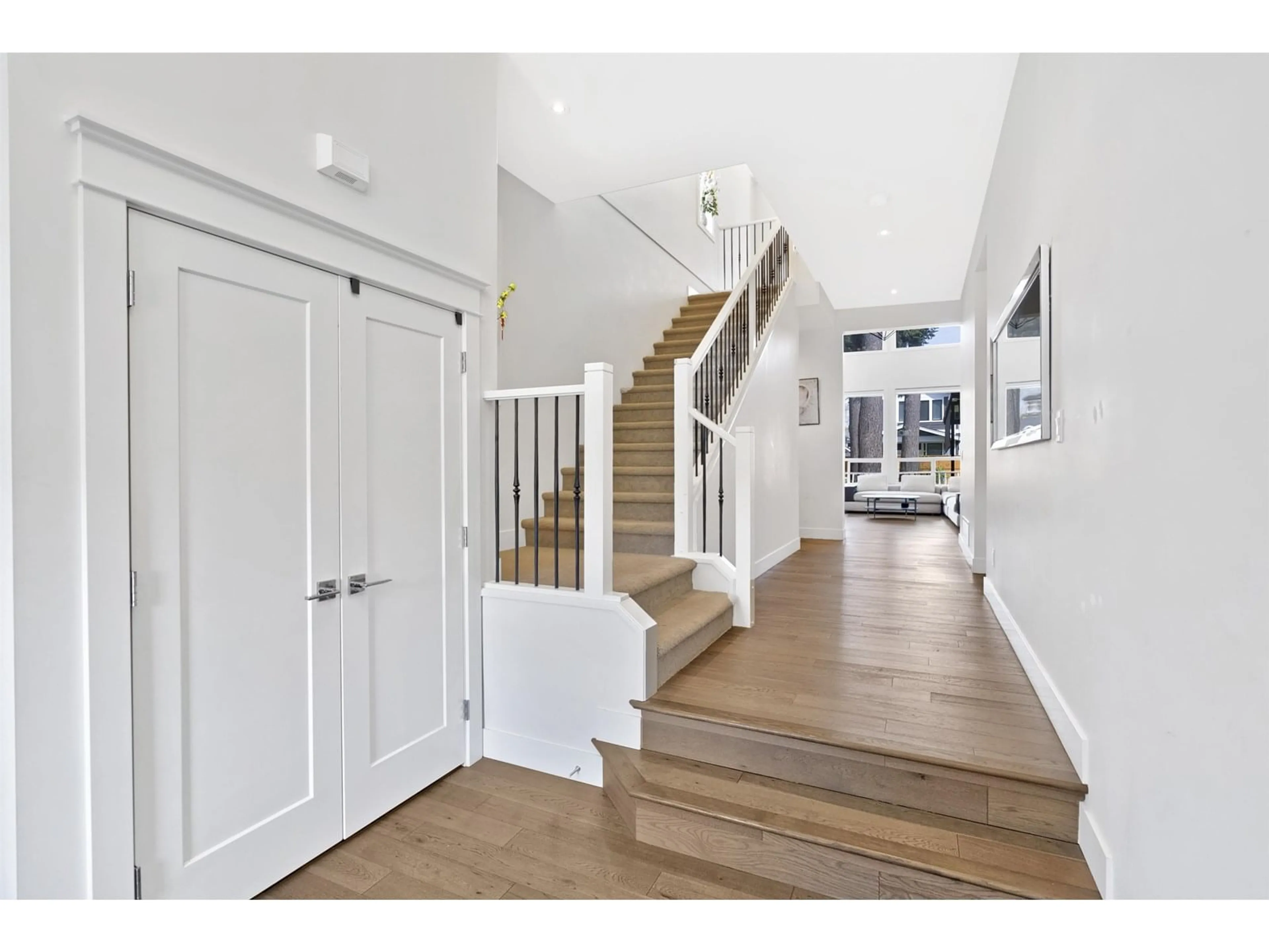 Indoor entryway for 16663 103, Surrey British Columbia V4N1Y8