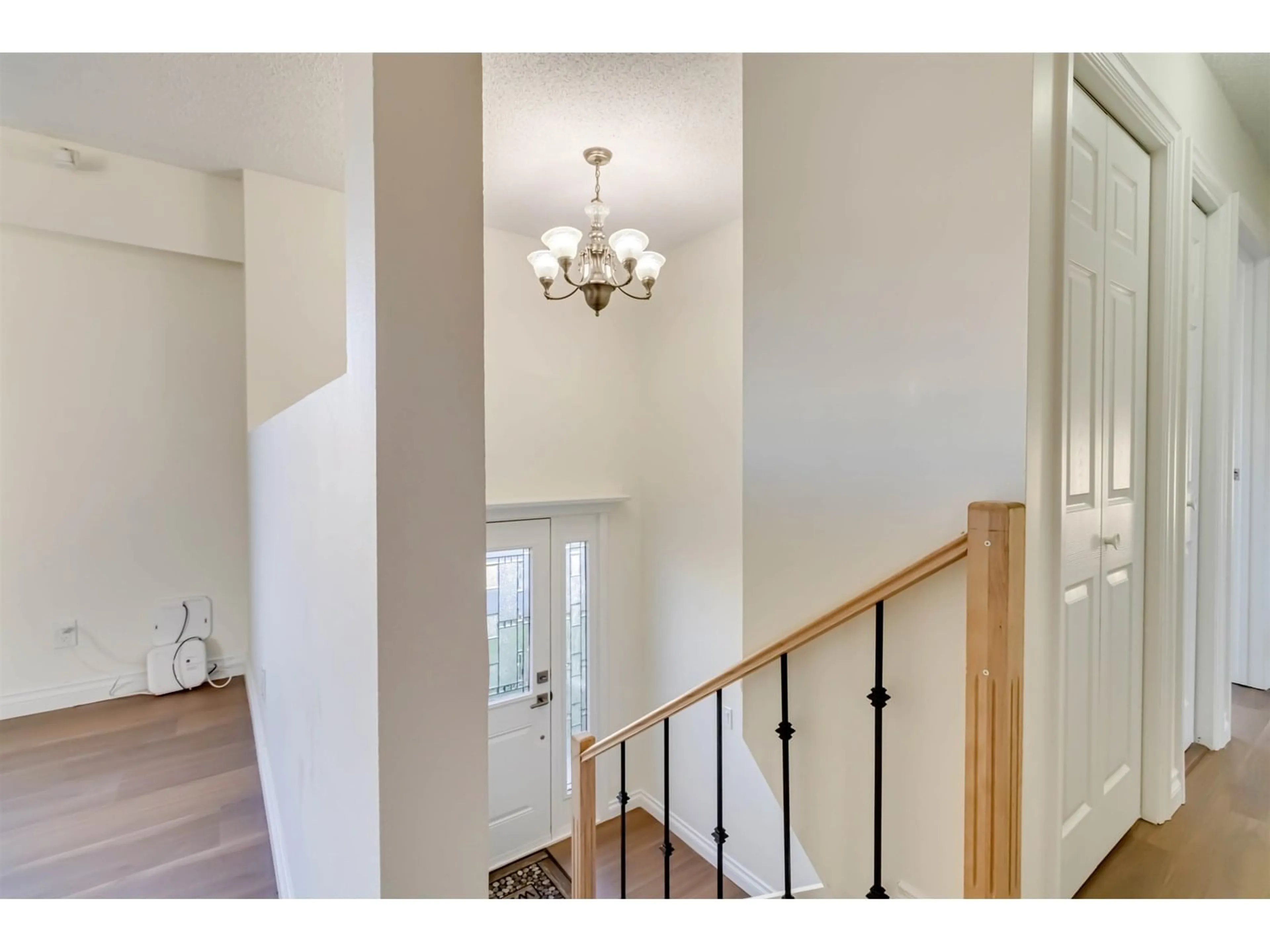 Indoor entryway for 45960 STEVENSON ROAD, Chilliwack British Columbia V2R2E8