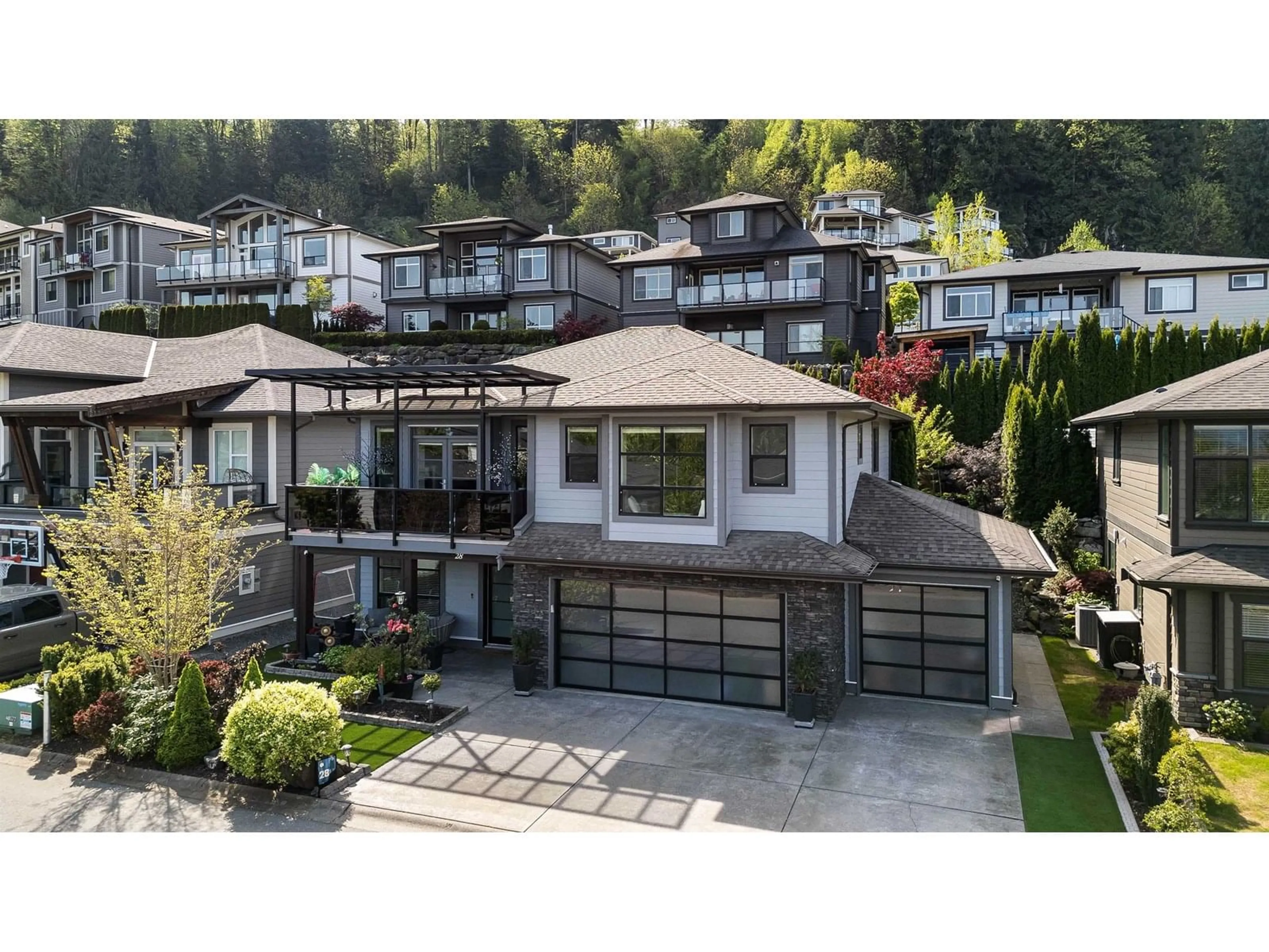 A pic from outside/outdoor area/front of a property/back of a property/a pic from drone, street for 28 - 50778 LEDGESTONE PLACE, Chilliwack British Columbia V2P0E7