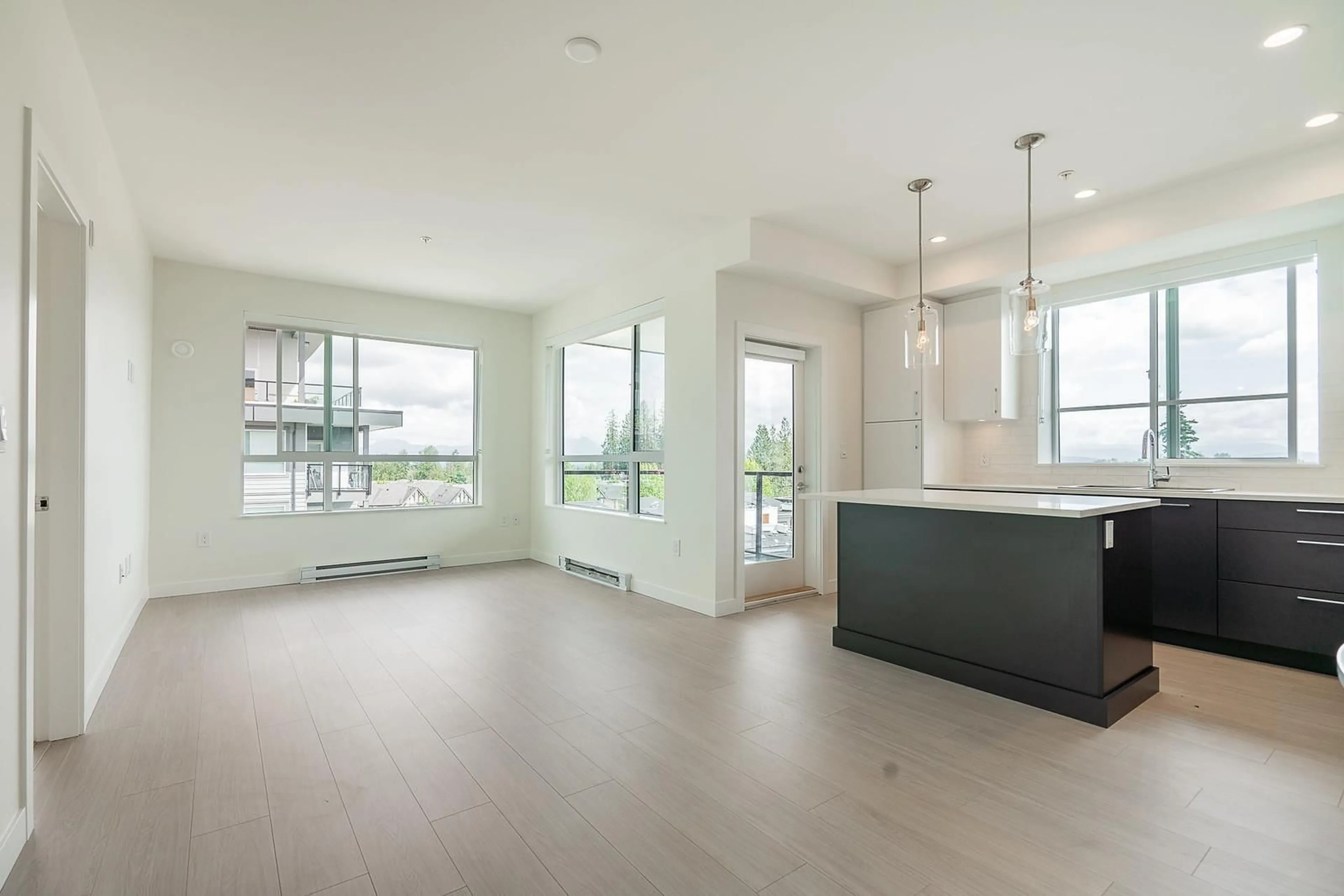 Open concept kitchen, unknown for B502 - 20834 80, Langley British Columbia V2Y3M5