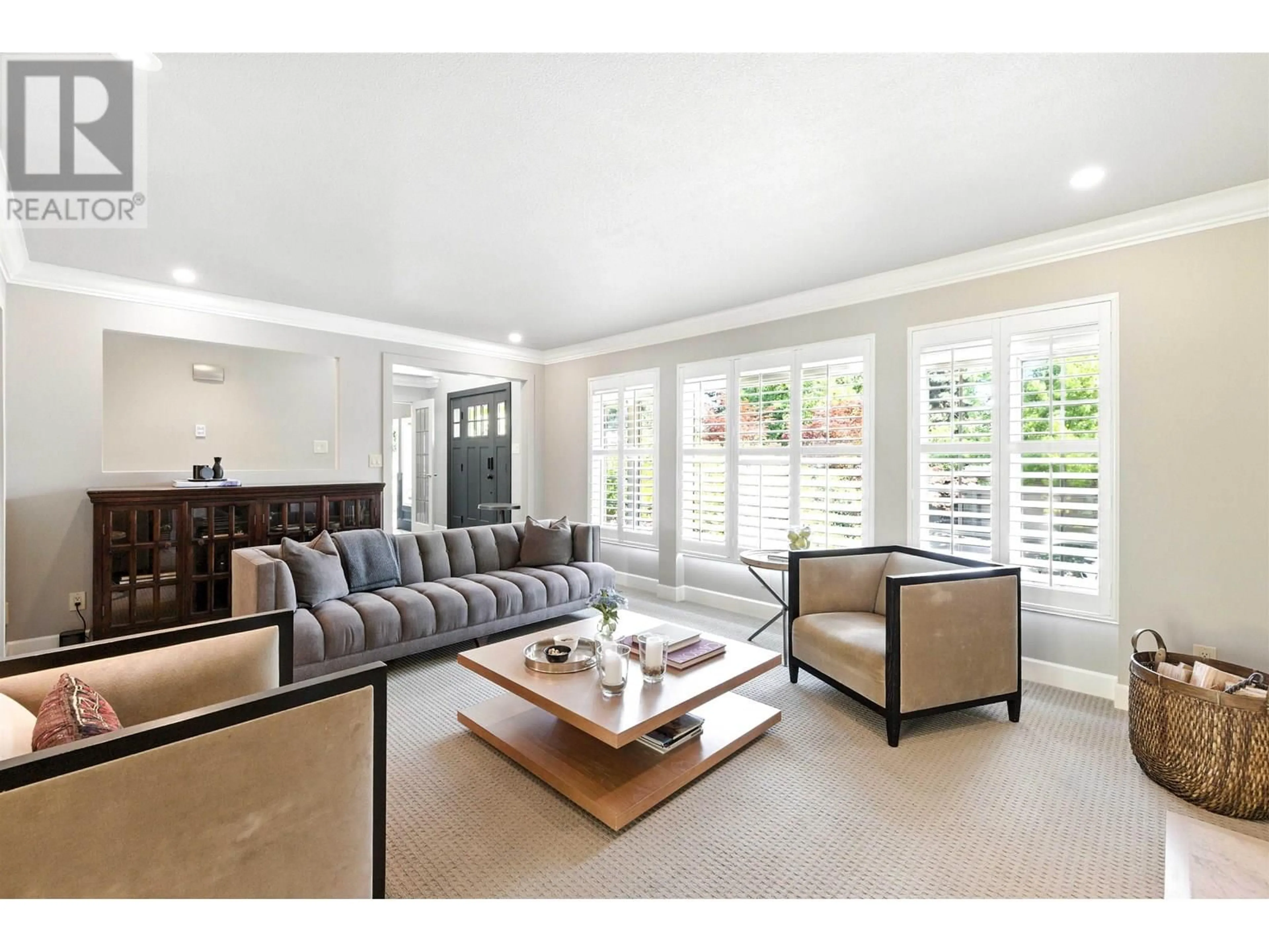 Living room with furniture, unknown for 4817 MEADFEILD ROAD, West Vancouver British Columbia V7W3E6